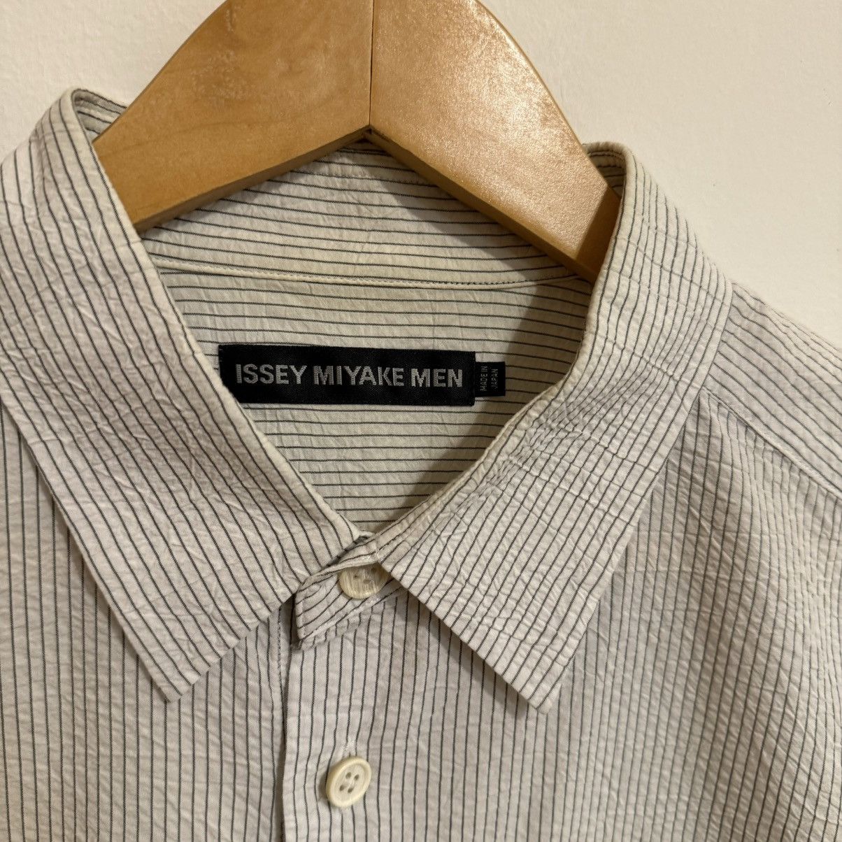 Issey Miyake Issey Miyake Textured Striped Short Sleeve Button-Up Shirt Size US L / EU 52-54 / 3 - 2 Thumbnail