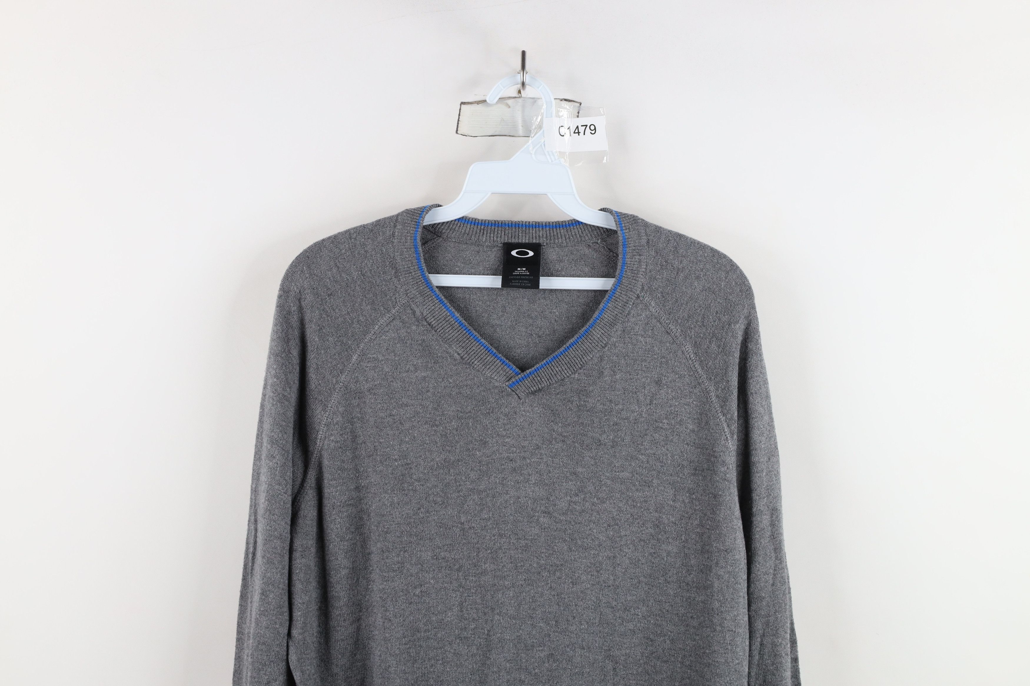 Oakley × Vintage Vintage Oakley Fit O Logo Lightweight Knit V-Neck Sweater Size US M / EU 48-50 / 2 - 2 Thumbnail