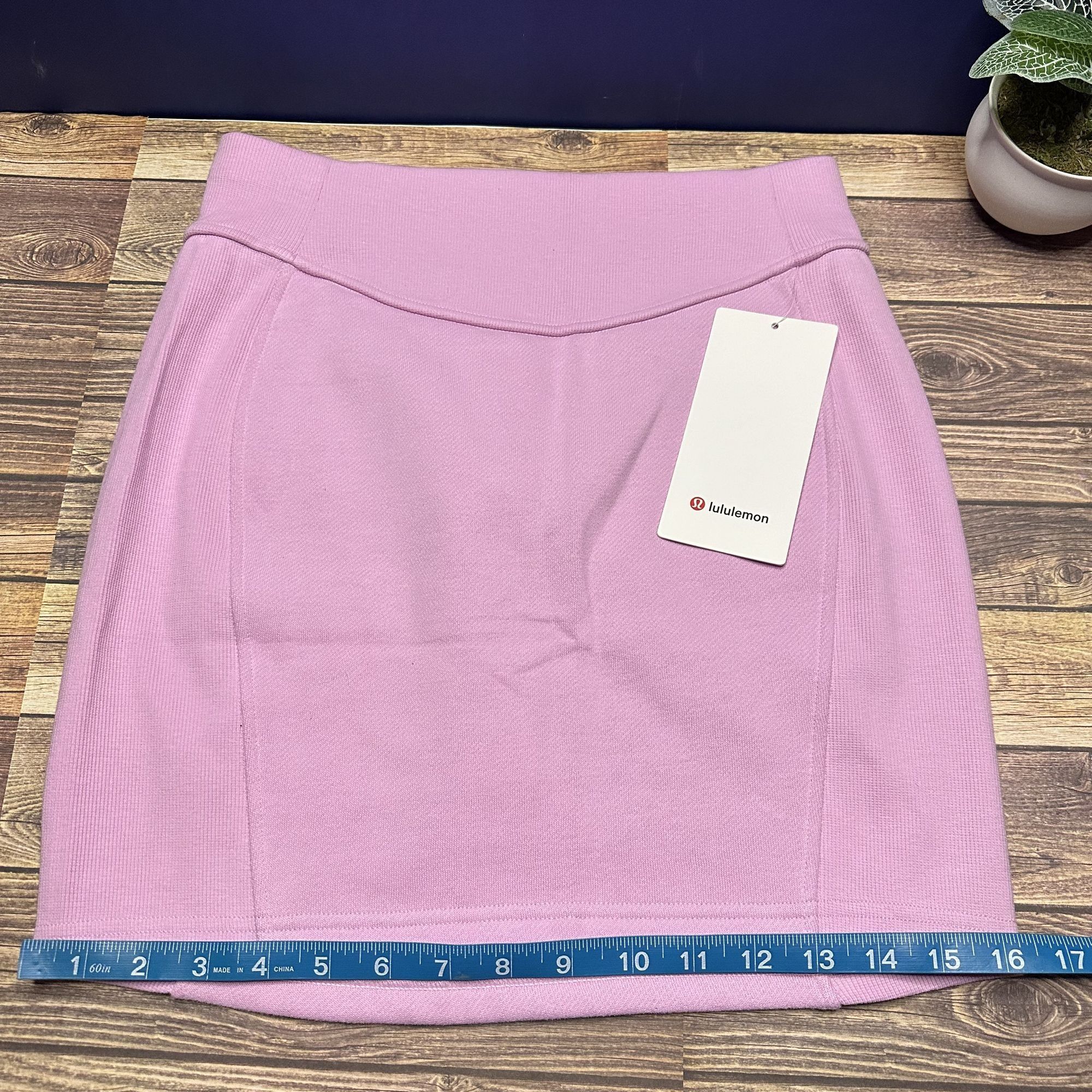 Lululemon Lululemon Scuba High Rise Mini Skirt NWT Size Small (VITP) Size 28" / US 6 / IT 42 - 5 Thumbnail