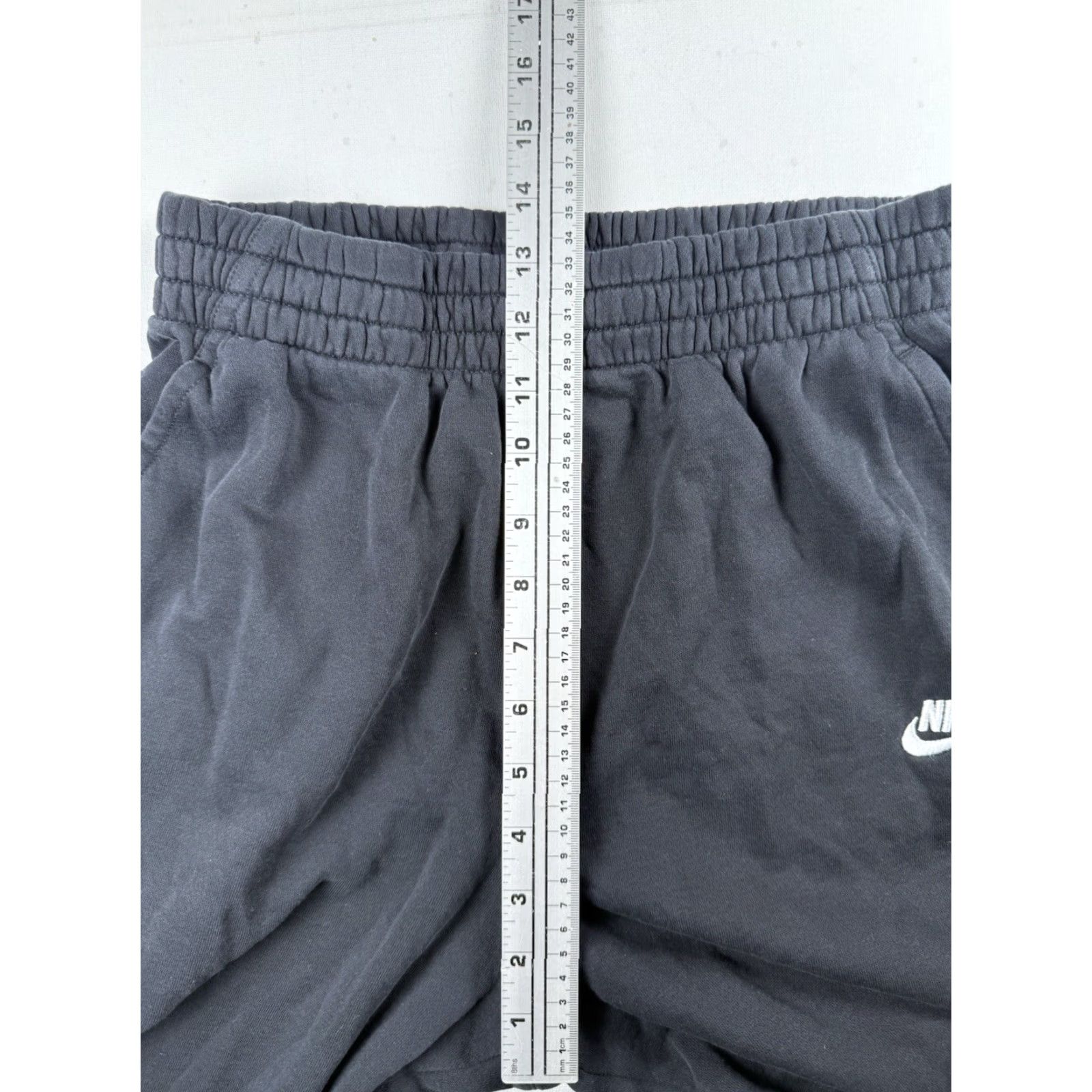 Nike Nike Sweatpants Women XL Black 26x26 Fleece Pockets Athletic Wear Sweatpants Size 40" / US 18 - 4 Thumbnail