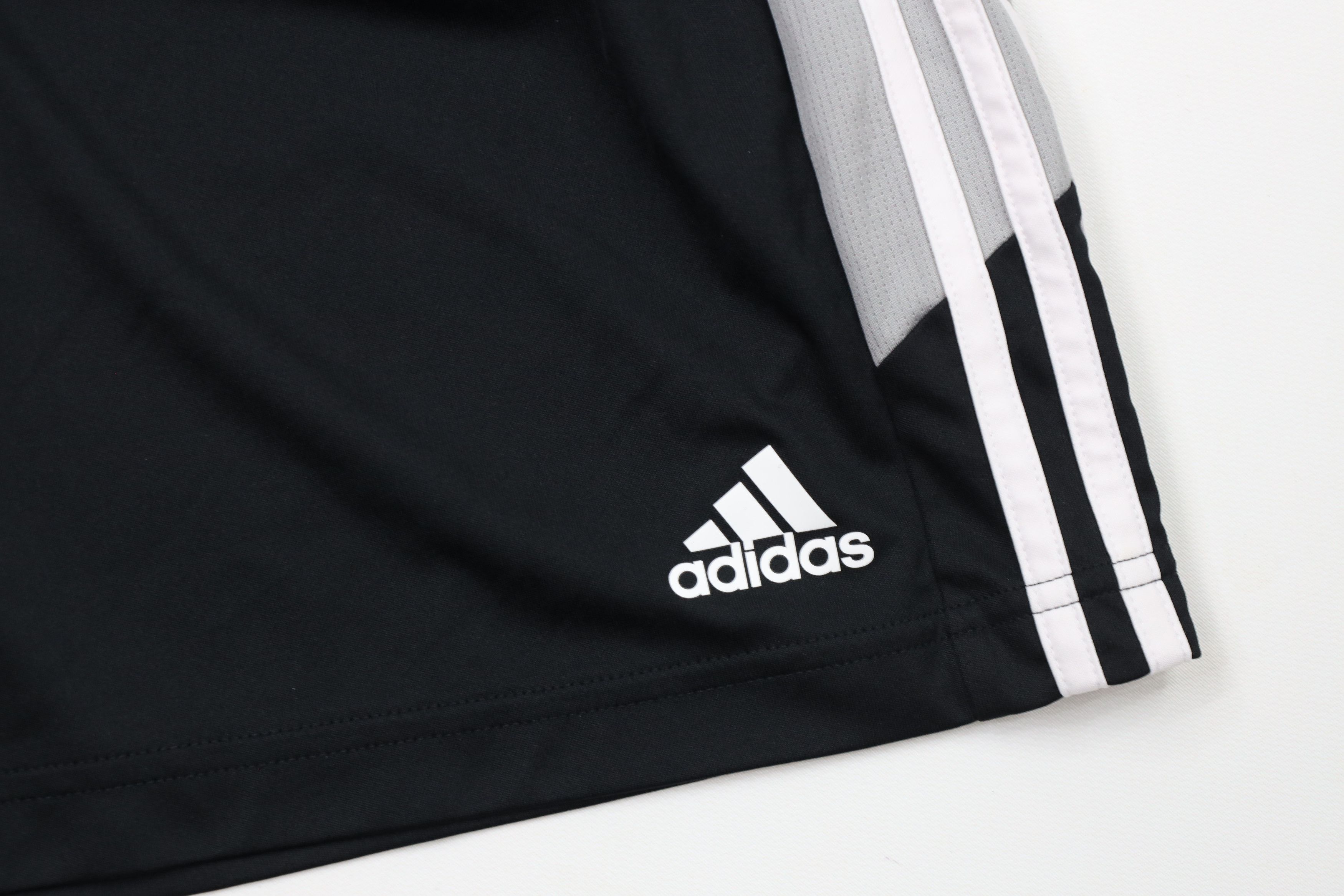 Adidas × Vintage Vintage Y2K Adidas Striped Running Jogging Soccer Shorts Size US 34 / EU 50 - 5 Thumbnail