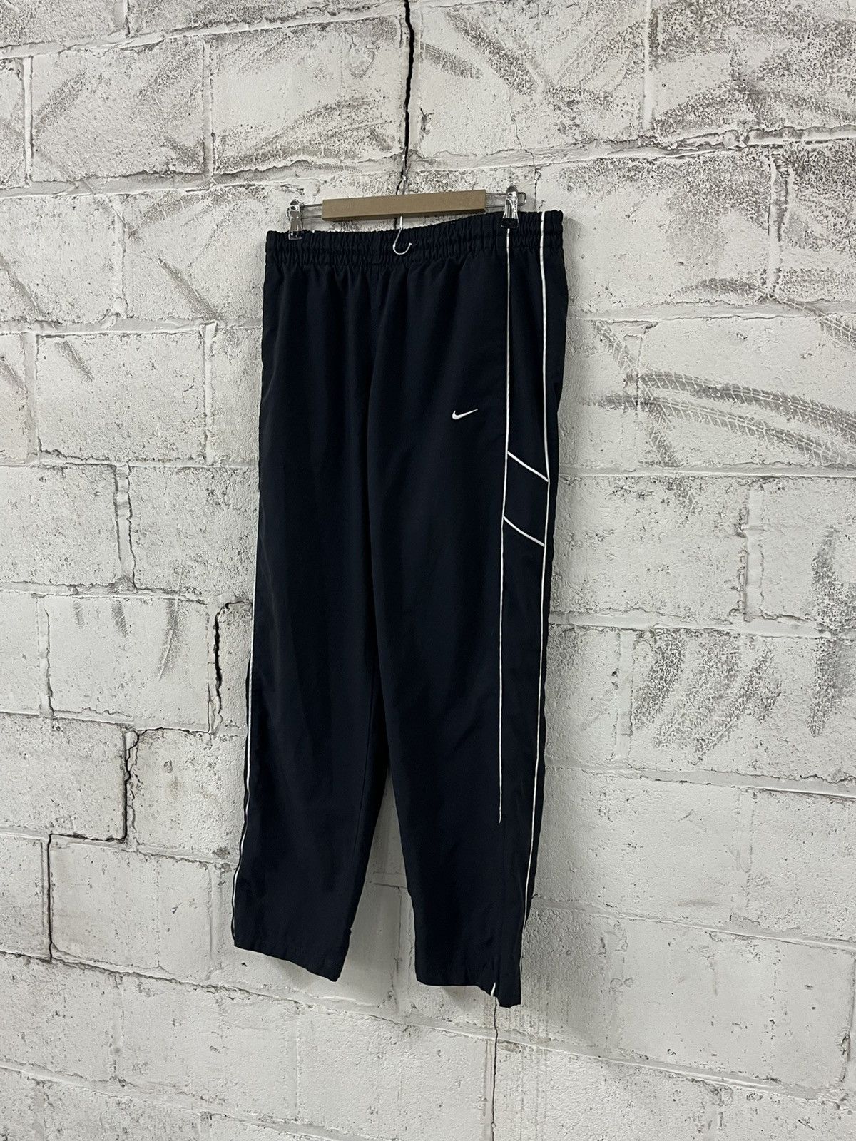 Nike Y2k nike track pants baggy fit lightweight streetwear hype Size US 34 / EU 50 - 3 Thumbnail