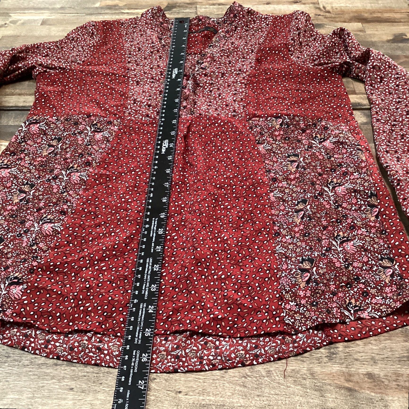 Zara Zara Basic Women S Burgundy Floral Patchwork V Neck Pullover Blouse Boho Shirt Patchwork Floral V-Neck Long Sleeve Button Cuffs You May Also Like Size S / US 4 / IT 40 - 7 Thumbnail