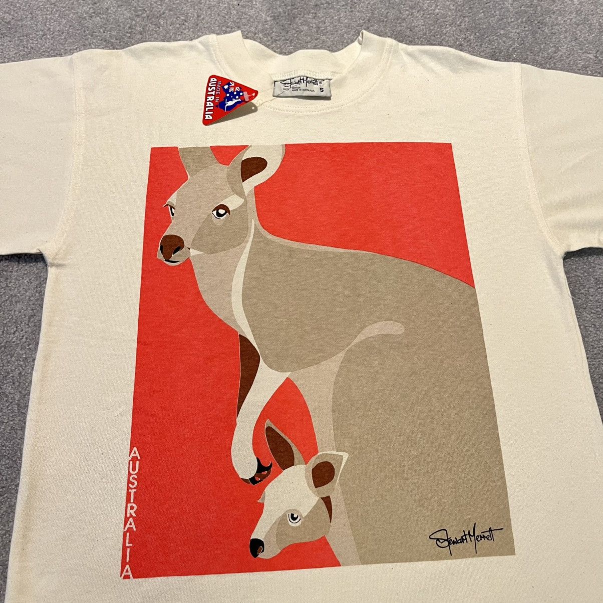 Vintage New Vintage 1990s Stewart Merrett Kangaroo Australia Art Tee Size US L / EU 52-54 / 3 - 2 Thumbnail