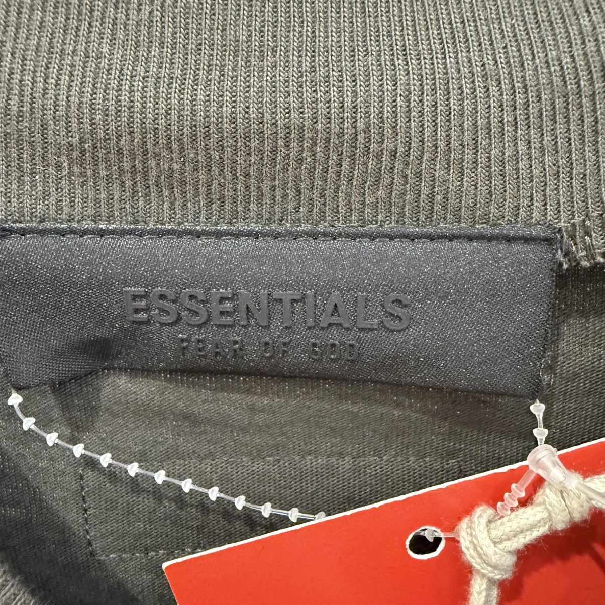 Fear of God Fear of God Essentials Tee olive Size US XS / EU 42 / 0 - 3 Thumbnail