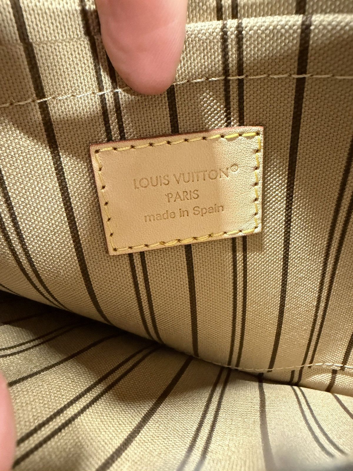 Louis Vuitton Louis Vuitton Neverfull Pouch Clutch NEW Size ONE SIZE - 4 Thumbnail