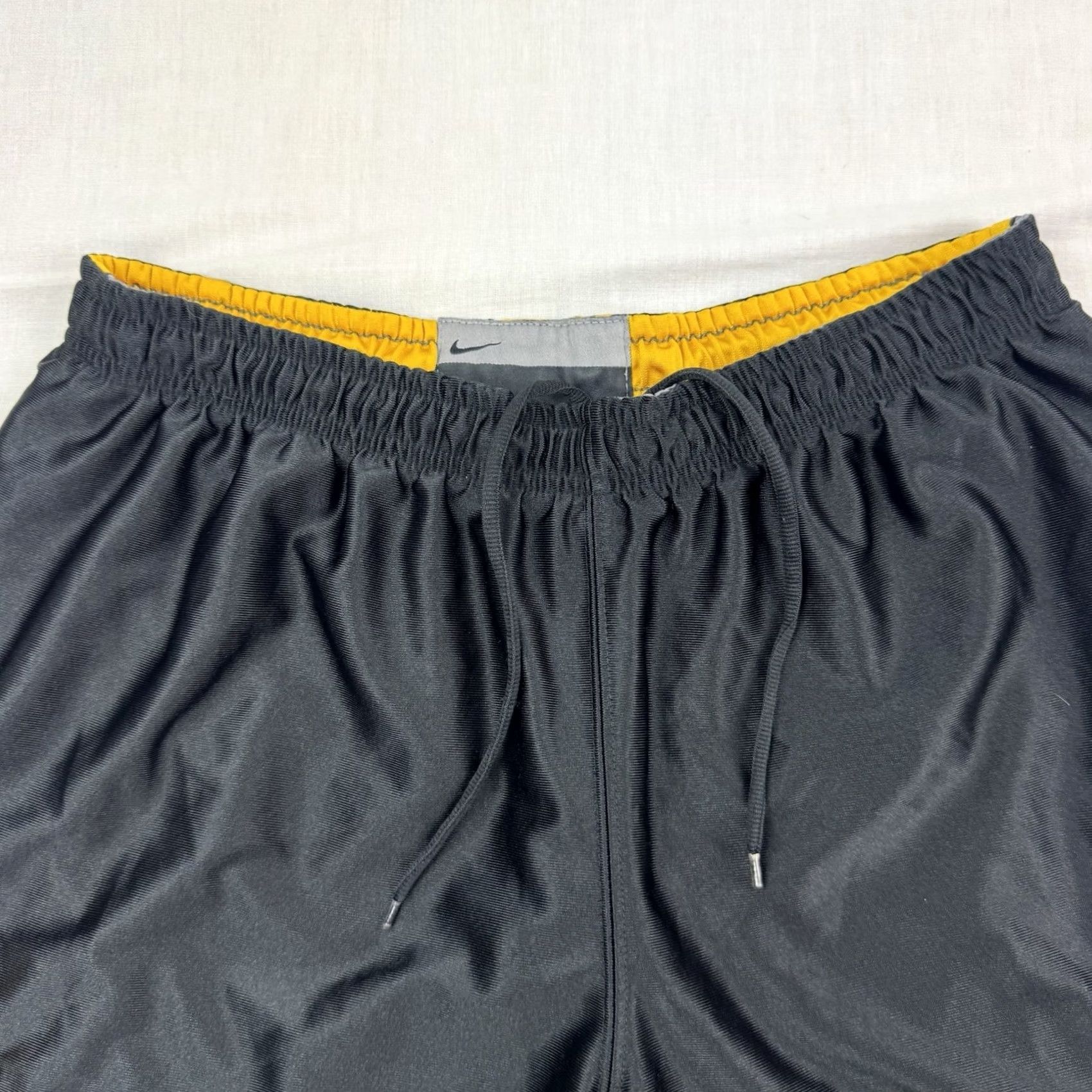 Nike VINTAGE Nike Basketball Shorts Adult M Reversible 90s Black Polyester Sports Athletic Men Size US 31 - 3 Thumbnail