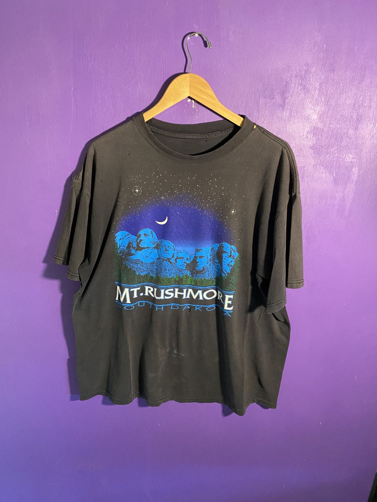 Vintage Vintage 90s South Dakota Mt Rushmore faded t-shirt Size US XL / EU 56 / 4 - 1 Thumbnail