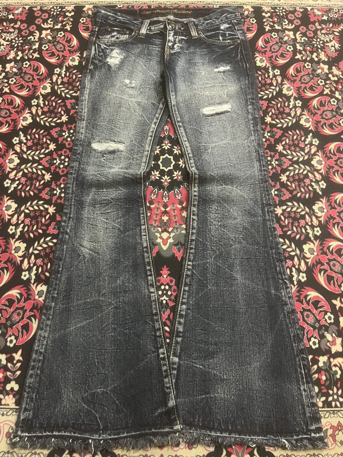 If Six Was Nine Vintage Japanese Brand Y2K Low Rise Grunge Frayed Flare Jean Size 28" / US 6 / IT 42 - 1 Thumbnail