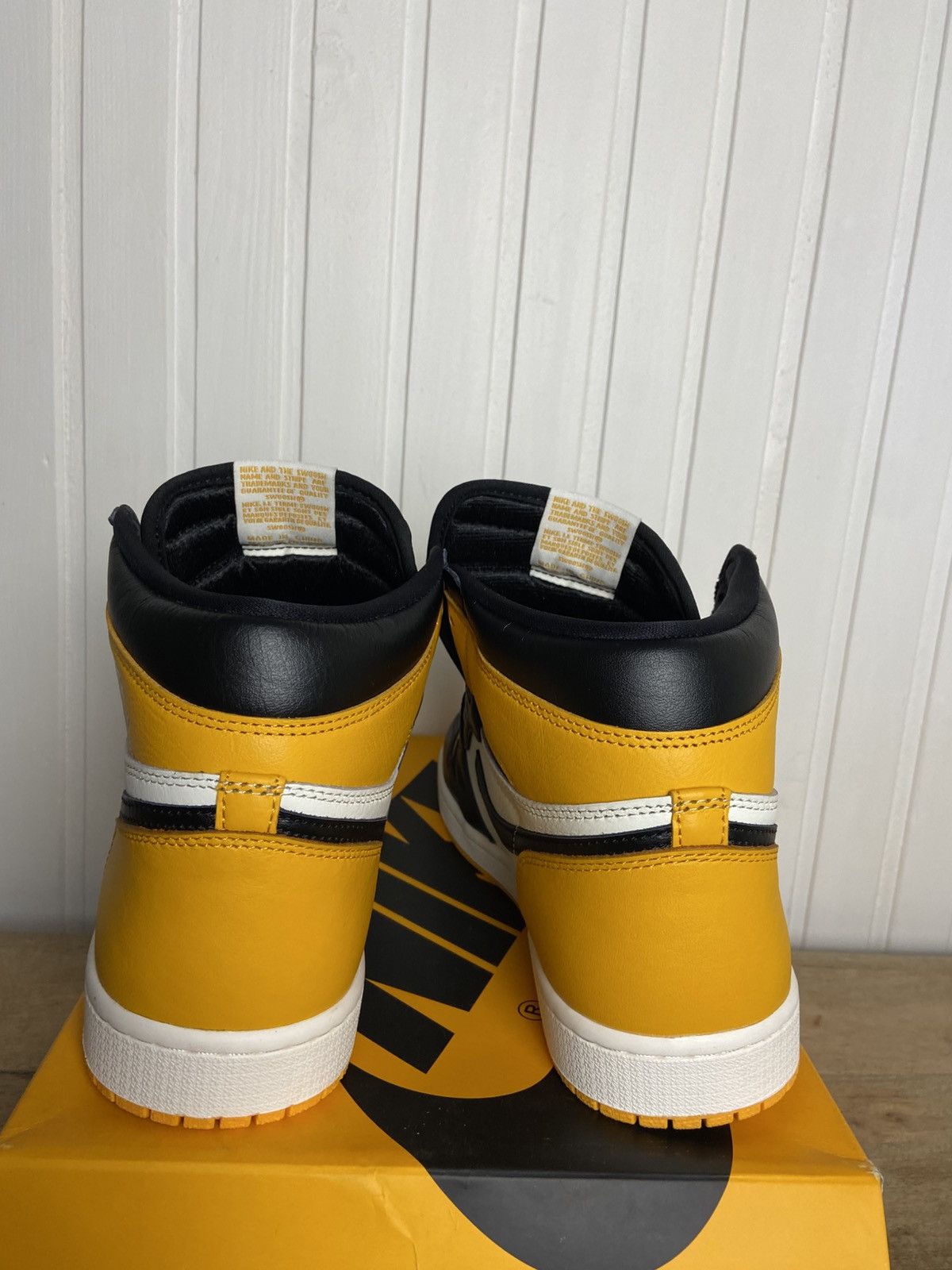 Jordan Brand New Jordan 1 Retro High "Taxi" Authentic Size 11US Size US 11 / EU 44 - 9 Thumbnail
