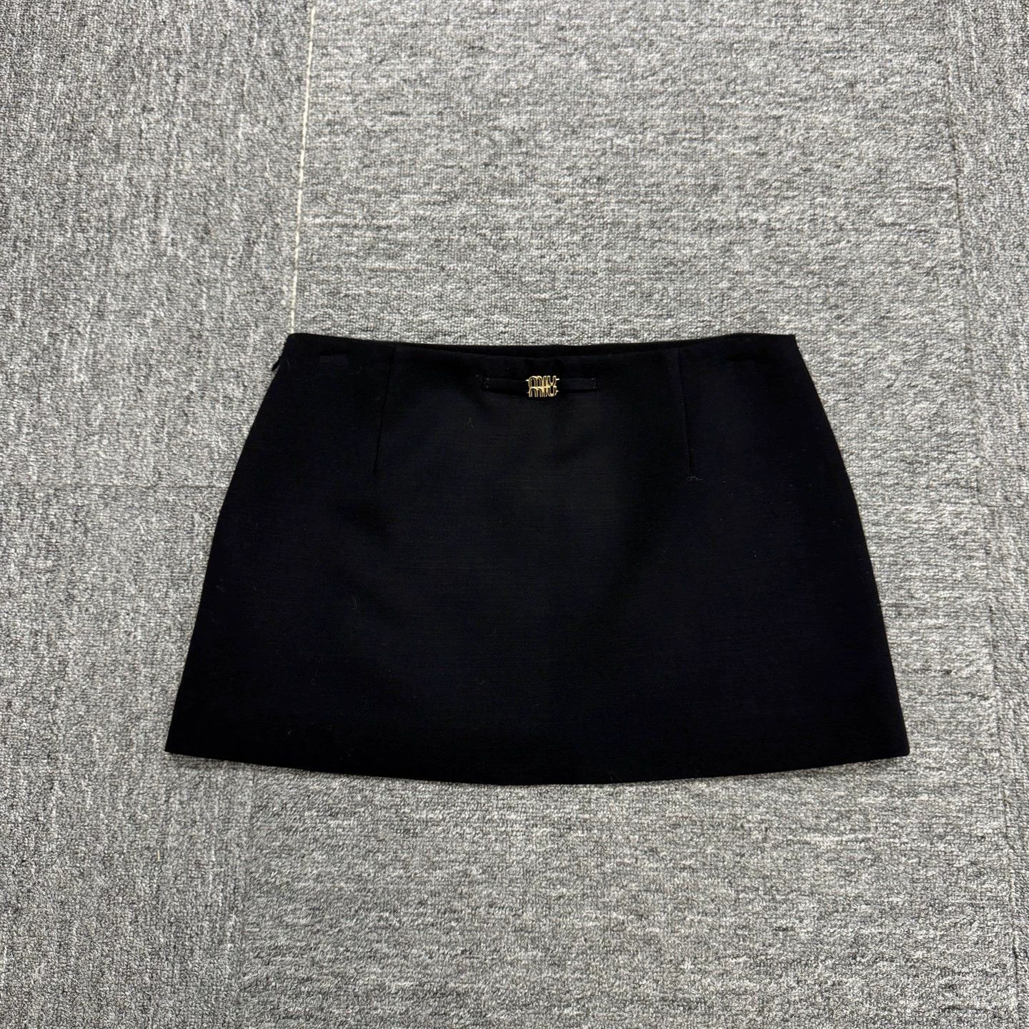 Miu Miu MIU MIU new with tags 38 skirt Size 26" / US 2 / IT 38 - 5 Thumbnail