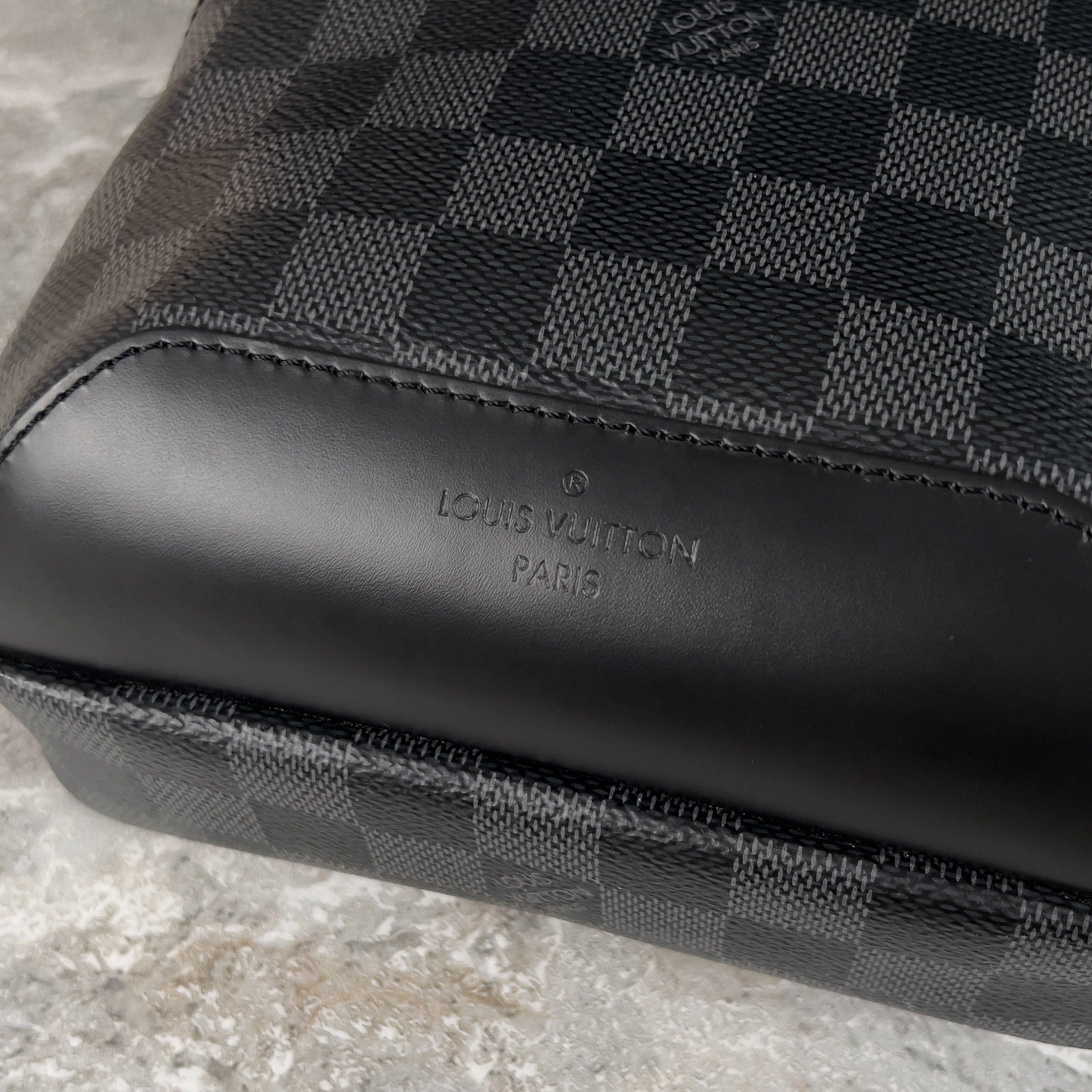 Louis Vuitton Avenue Damier Graphite Canvas Slingbag Bag Size ONE SIZE - 8 Thumbnail