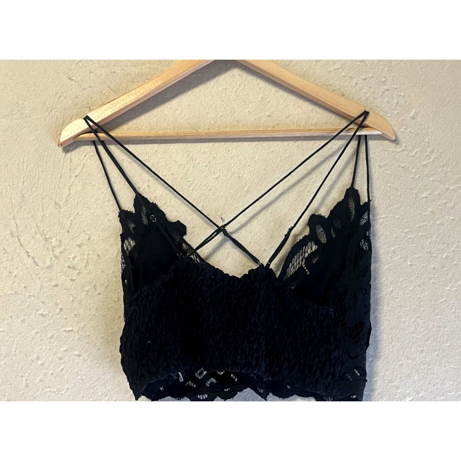 Free People Free People Bra Lace Floral Wireless Bralette Black Size L Women T-Shirt 90s Festival Grunge 80s Coachella Size ONE SIZE - 2 Thumbnail