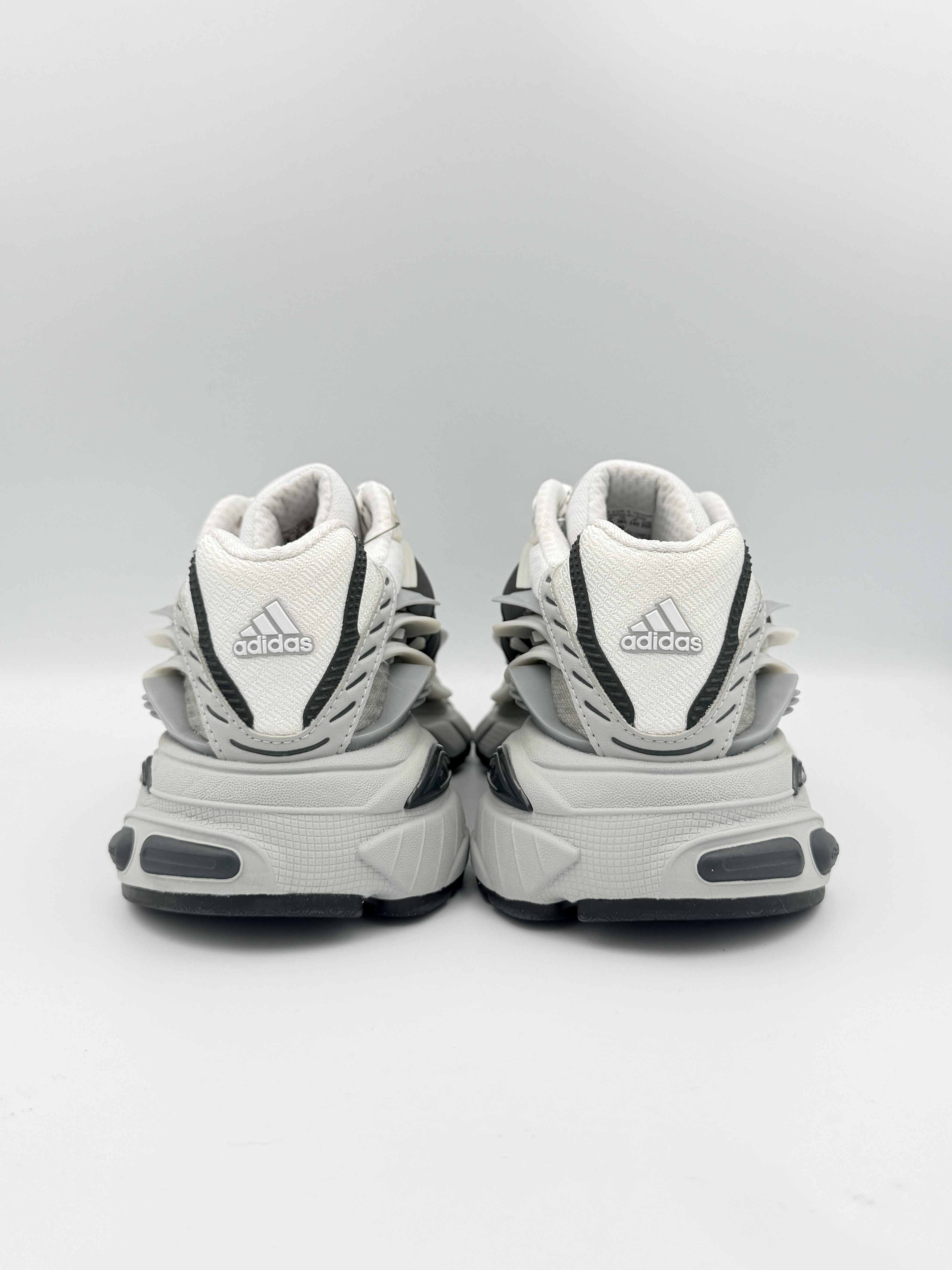 Adidas × Pharrell Pharrell adidas Adistar Jellyfish Solid Grey Black Sample Size US 6 / EU 39 - 3 Thumbnail