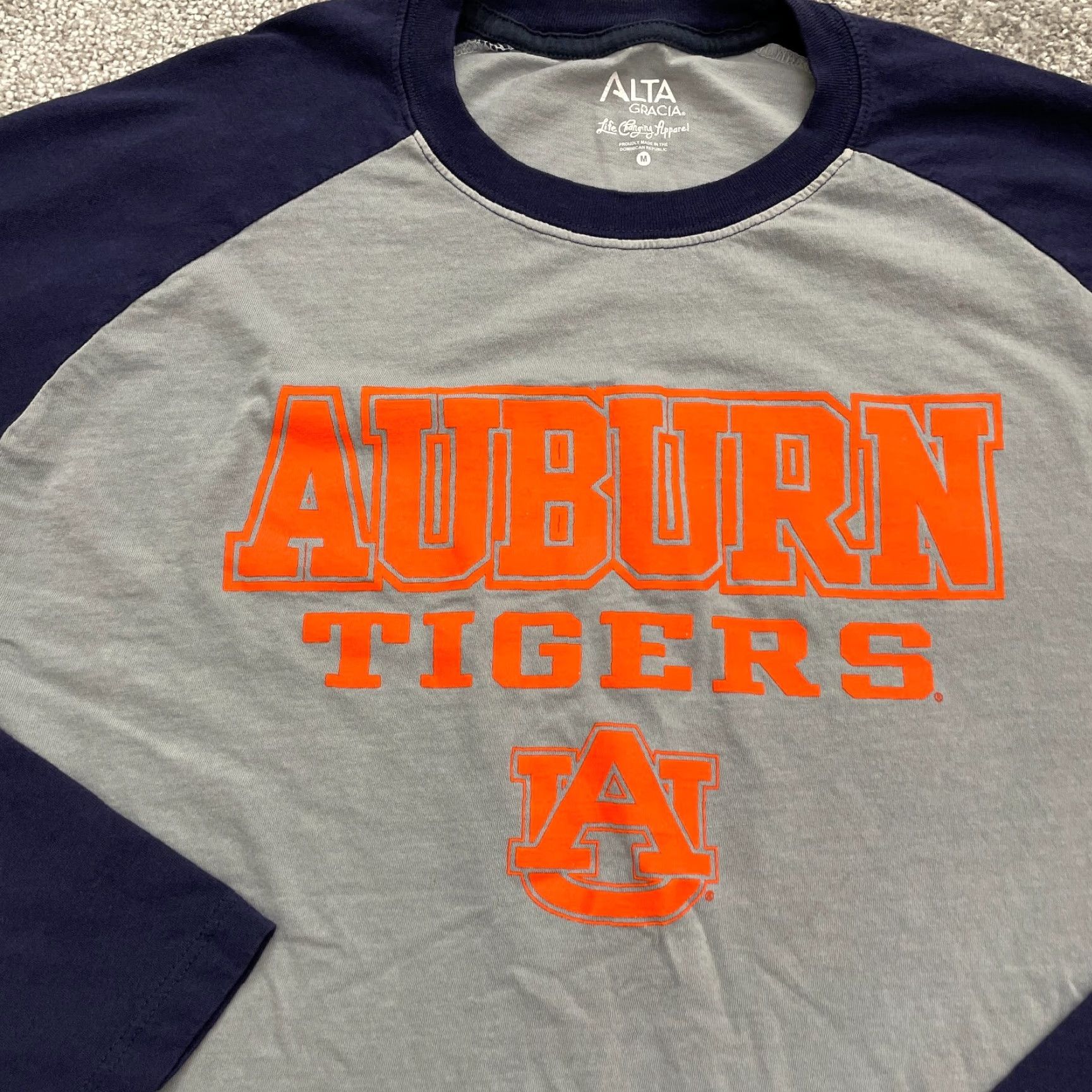Vintage Alta Gracia Auburn Tigers T-Shirt Mens Medium Gray Raglan Crew Tee Sports Size US M / EU 48-50 / 2 - 3 Thumbnail