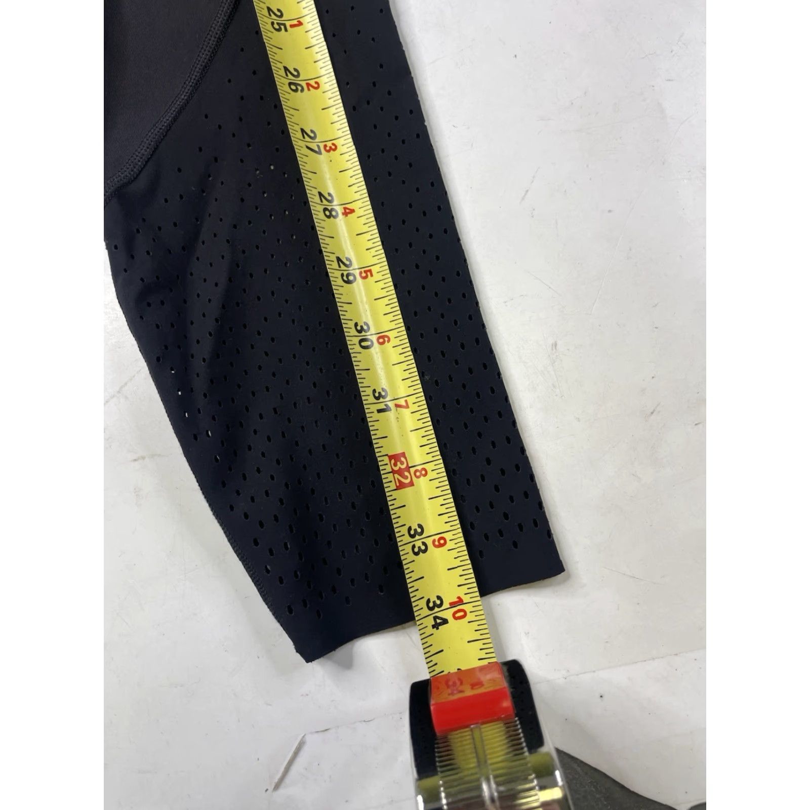 Lululemon Lululemon Leggings Ankle Black Size 6 Womens Skinny Stretch Activewear Yoga Perforated Calf Pants Nylon Spandex Size 28" / US 6 / IT 42 - 3 Thumbnail