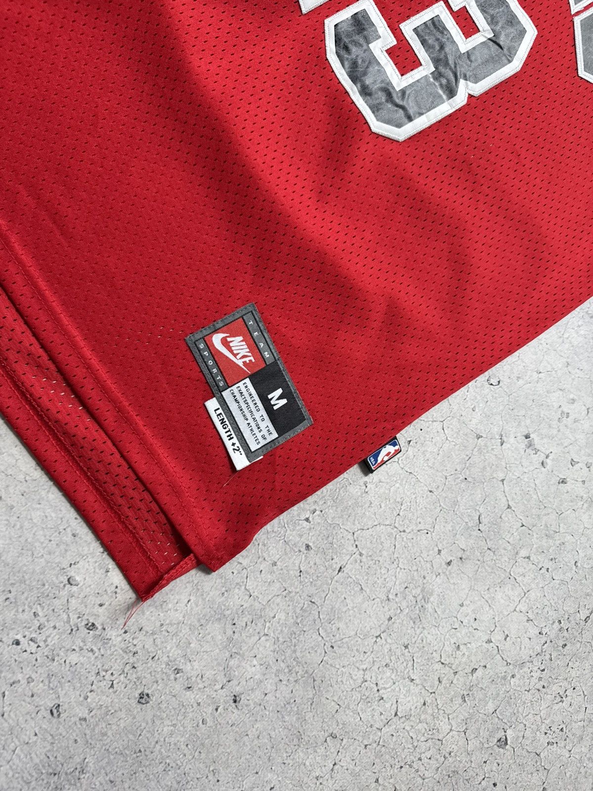 Jordan Brand Nike Vintage NBA Jersey Jordan #23 Length +2 Chicago Bulls Size US M / EU 48-50 / 2 - 3 Thumbnail