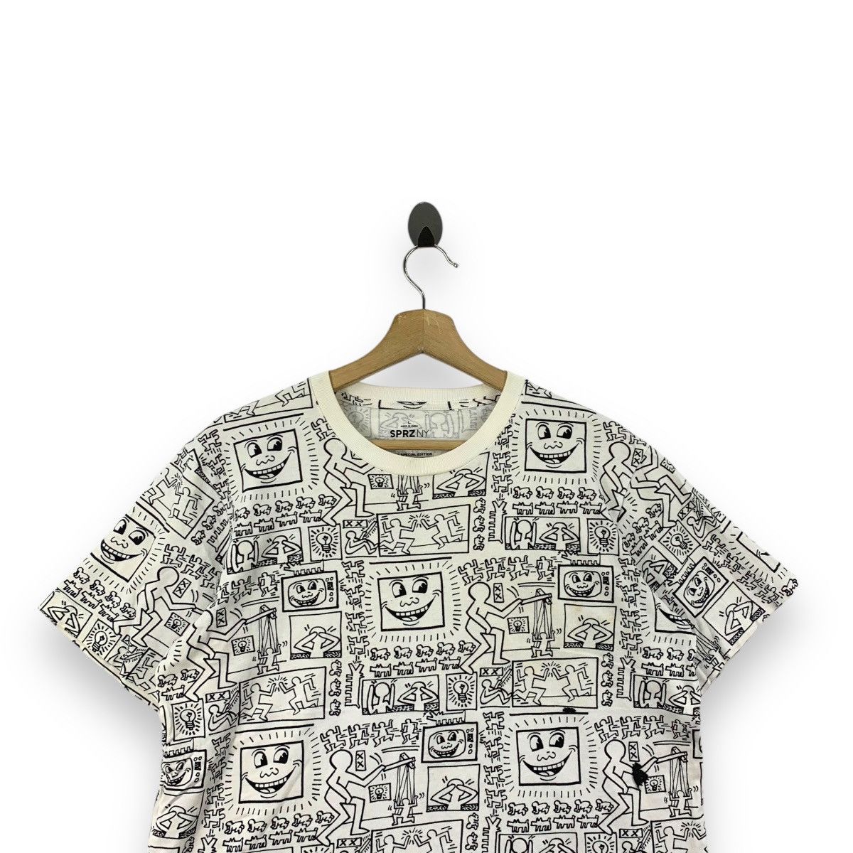 Keith Haring KEITH HARING x MOMA x UNIQLO Over Print Tee Shirt Top Pop Size US L / EU 52-54 / 3 - 2 Thumbnail