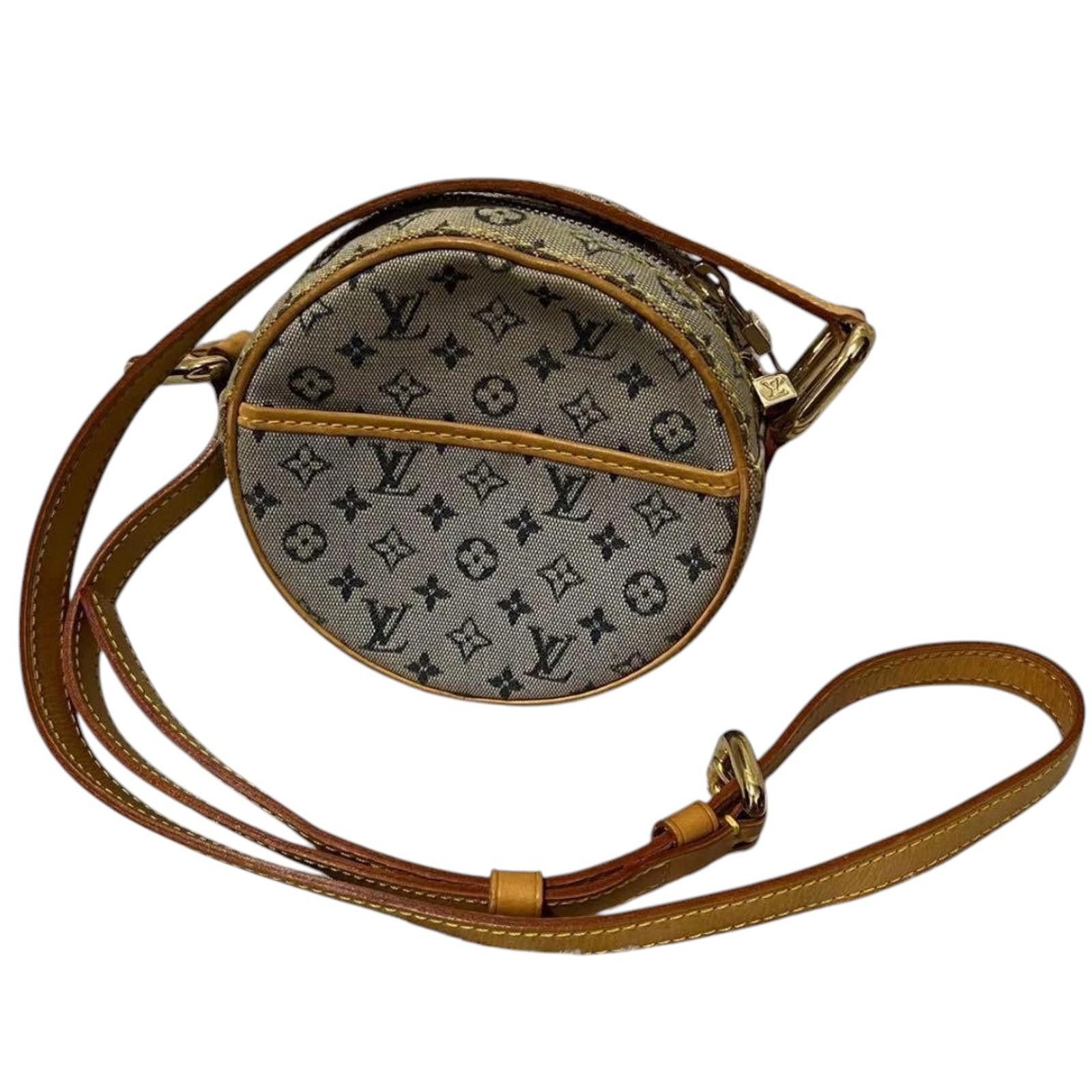 Louis Vuitton Louis Vuitton - Monogram Canvas Round Crossbody Bag Size ONE SIZE - 8 Thumbnail