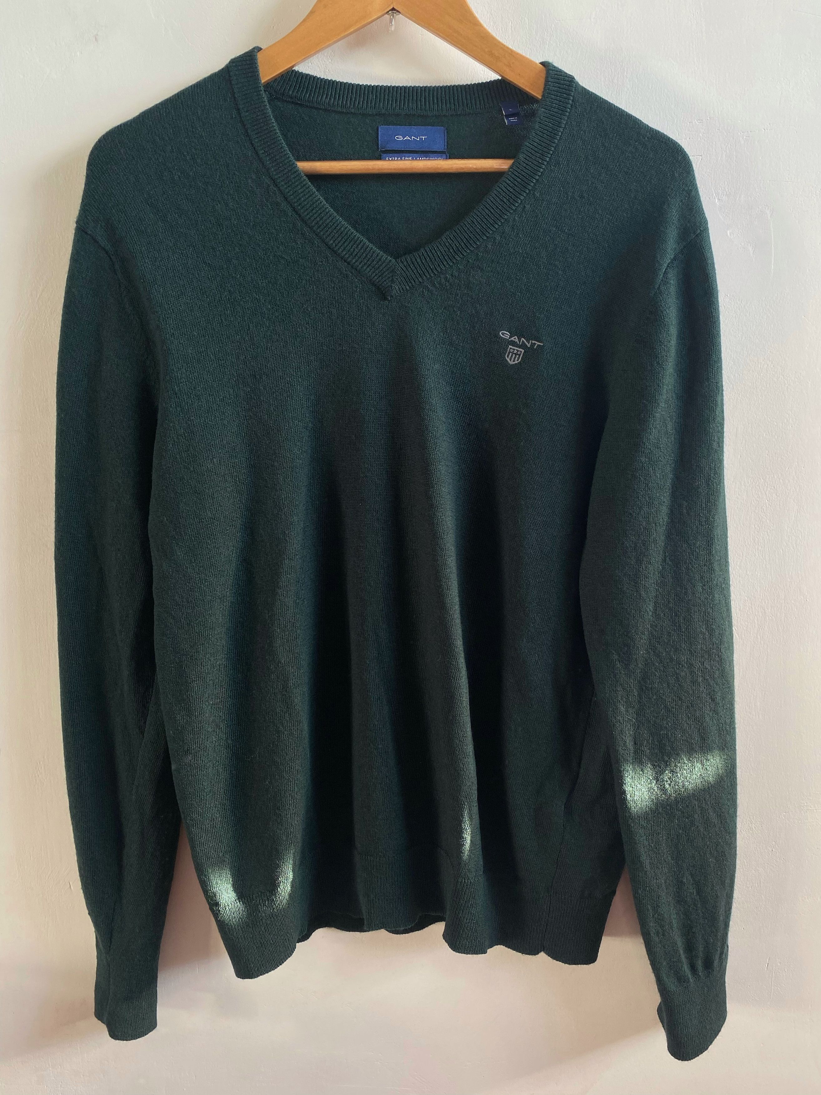 Gant GANT - EXTRA FINE LAMBSWOOL 100% v-neck sweater knit size L Size US L / EU 52-54 / 3 - 1 Thumbnail