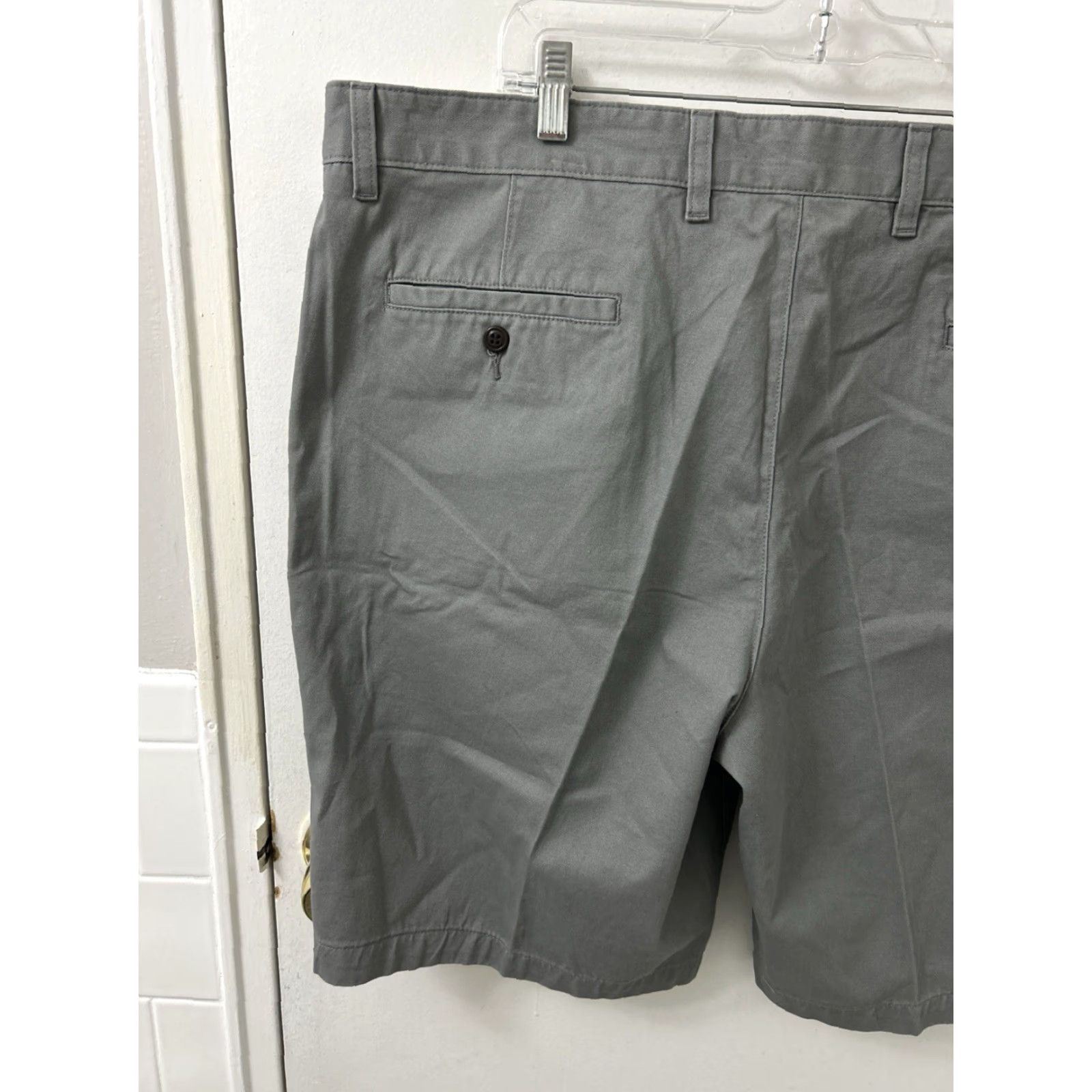 Dockers DOCKERS The Perfect Shorts Mens 44 Gray Cotton Flat Front 10" NWT 5-Pocket Chino Regular Jeans? Size US 44 / EU 60 - 2 Thumbnail