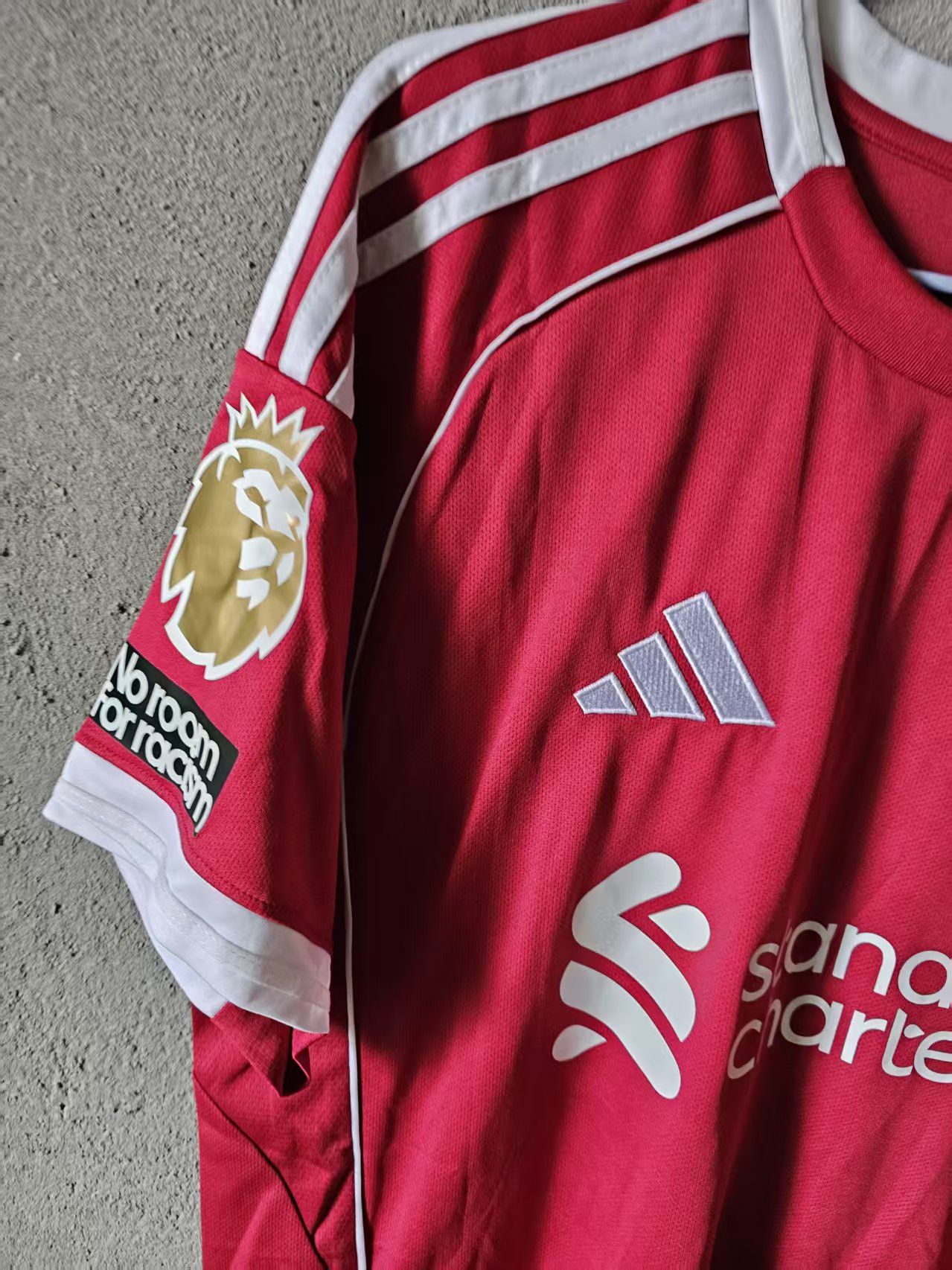 Other 2025 26 Liverpool 9 Alexander Isak Jersey Size US L / EU 52-54 / 3 - 3 Thumbnail