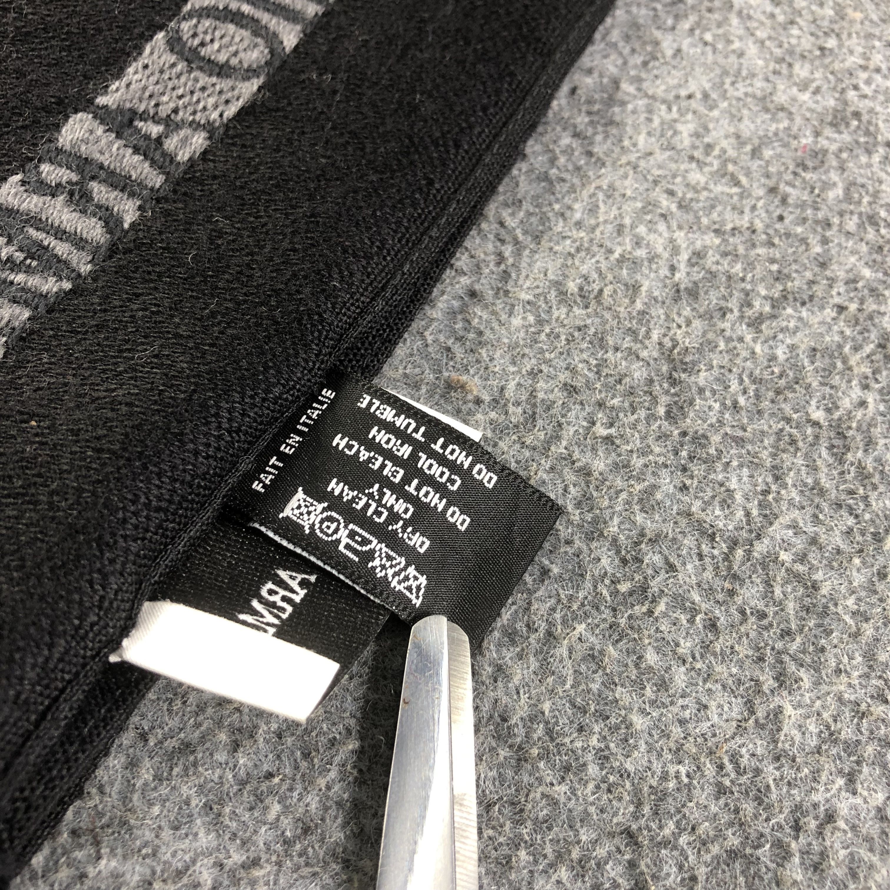 Giorgio Armani Giorgio Armani Black Wool Scarf Muffler V1190 Size ONE SIZE - 6 Thumbnail