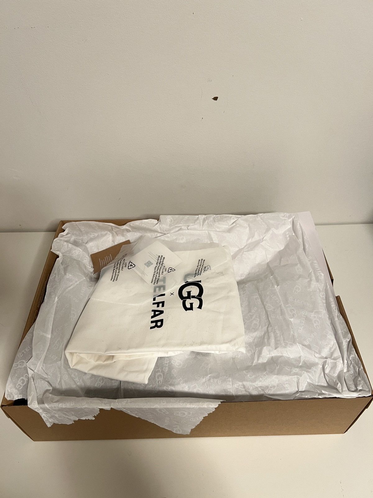 Telfar × Ugg UGG X Telfar logo tall crinkle boots Size US 9 / EU 42 - 3 Thumbnail