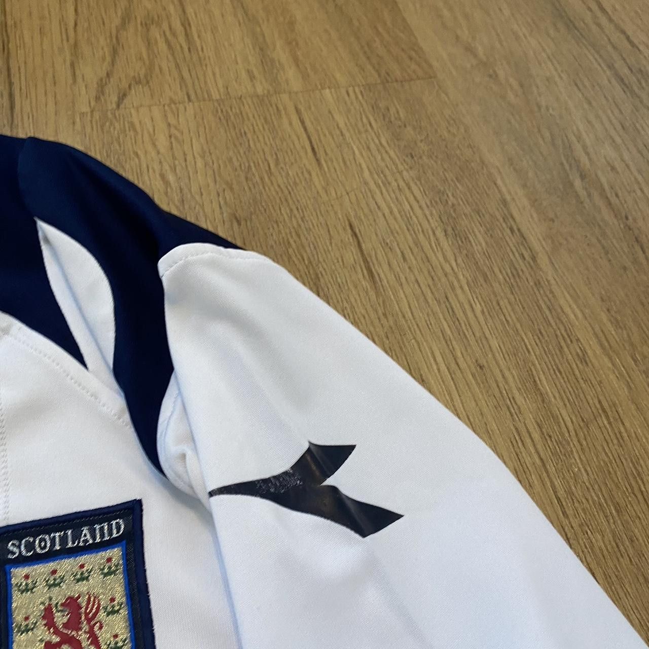Diadora 2008-10 Scotland Diadora Away Football Shirt y2k 2000s Euro Size US S / EU 44-46 / 1 - 5 Thumbnail
