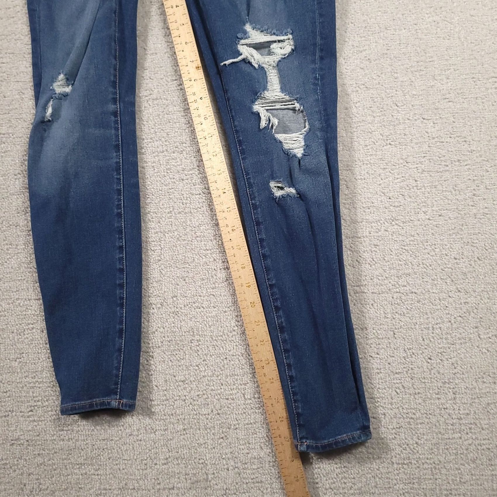 American Eagle Outfitters American Eagle The Dream Jean Distressed Jegging Size 2 Blue Stretch Jeans Regular Womens Jeans Distressed Stretch Blue 2 Size 26" / US 2 / IT 38 - 4 Thumbnail