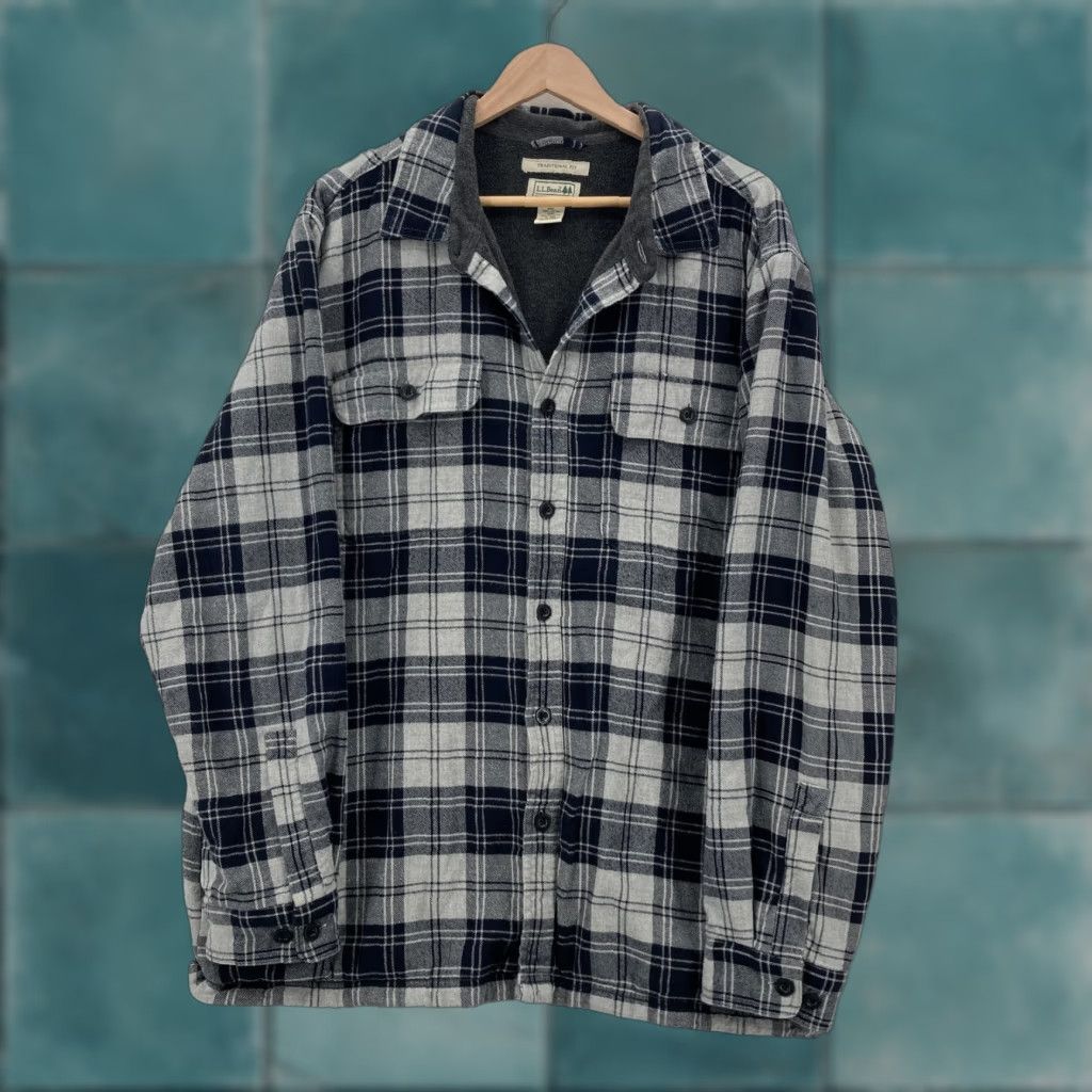 Vintage L.L.Bean Shirt Jacket Mens XL Gray Navy Plaid Flannel Fleece Lined Button Front Size US XL / EU 56 / 4 - 1 Thumbnail