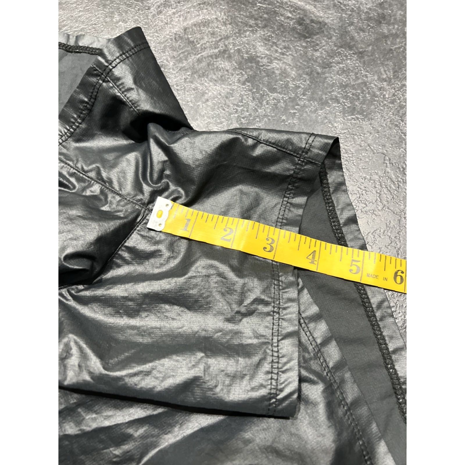 Nike Nike Women Shorts Swoosh Run Running L Black White Standard Fit Activewear Running Adjustable Waist 3.5in Inseam Womens Size 36" / US 14 / IT 50 - 6 Thumbnail