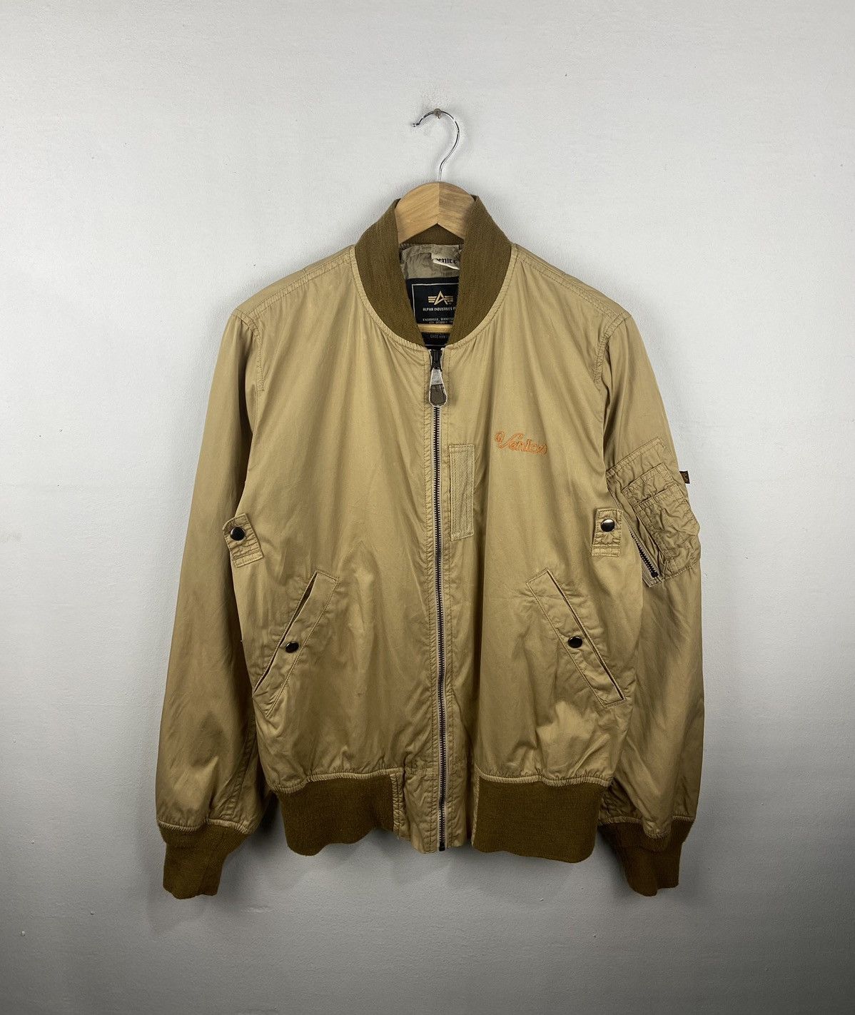 Alpha Industries × Vintage Alpha Industries X Venice Bomber Jacket Size US L / EU 52-54 / 3 - 13 Thumbnail