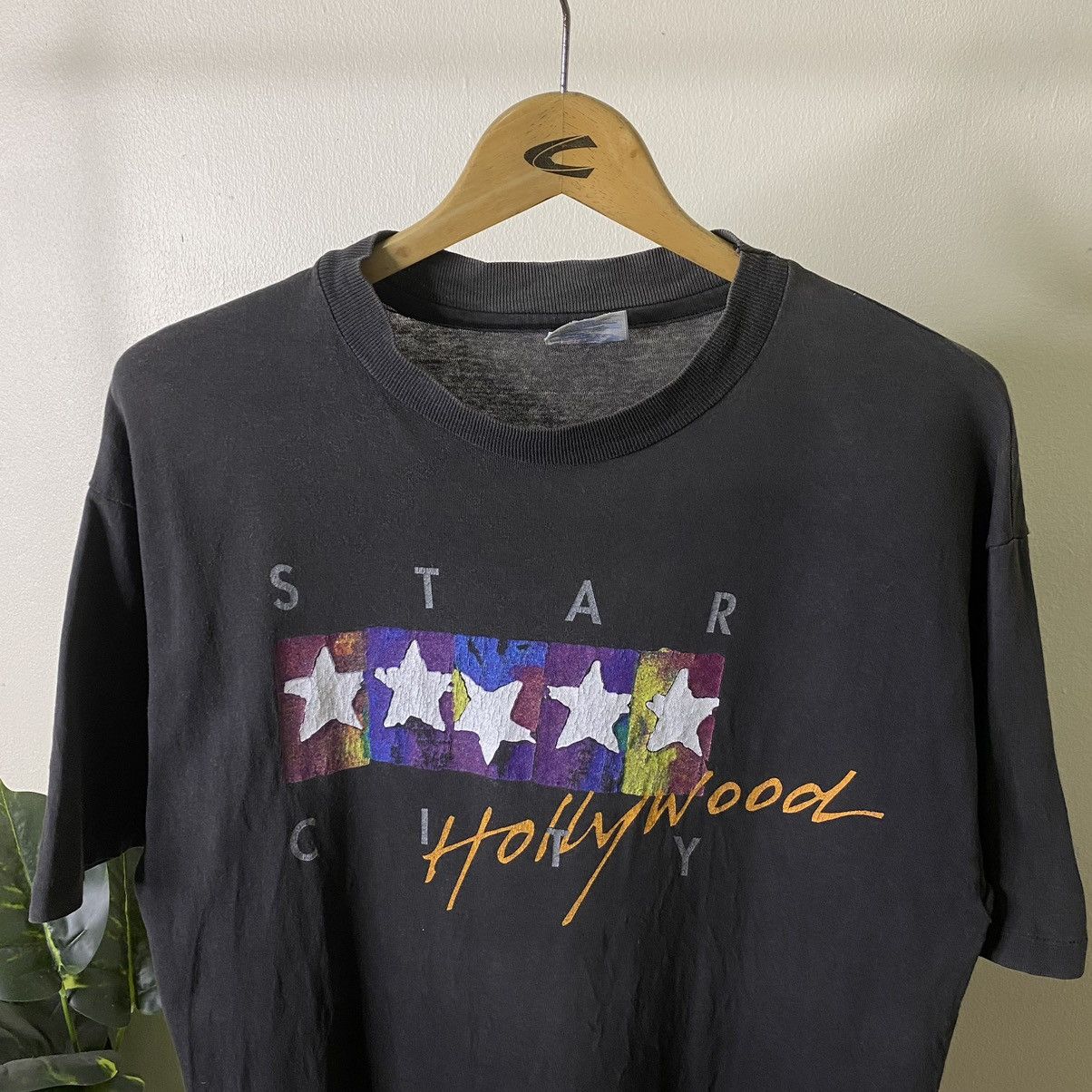 Vintage Vintage 1990s Hollywood Star City Faded Black Tee Size US M / EU 48-50 / 2 - 2 Thumbnail