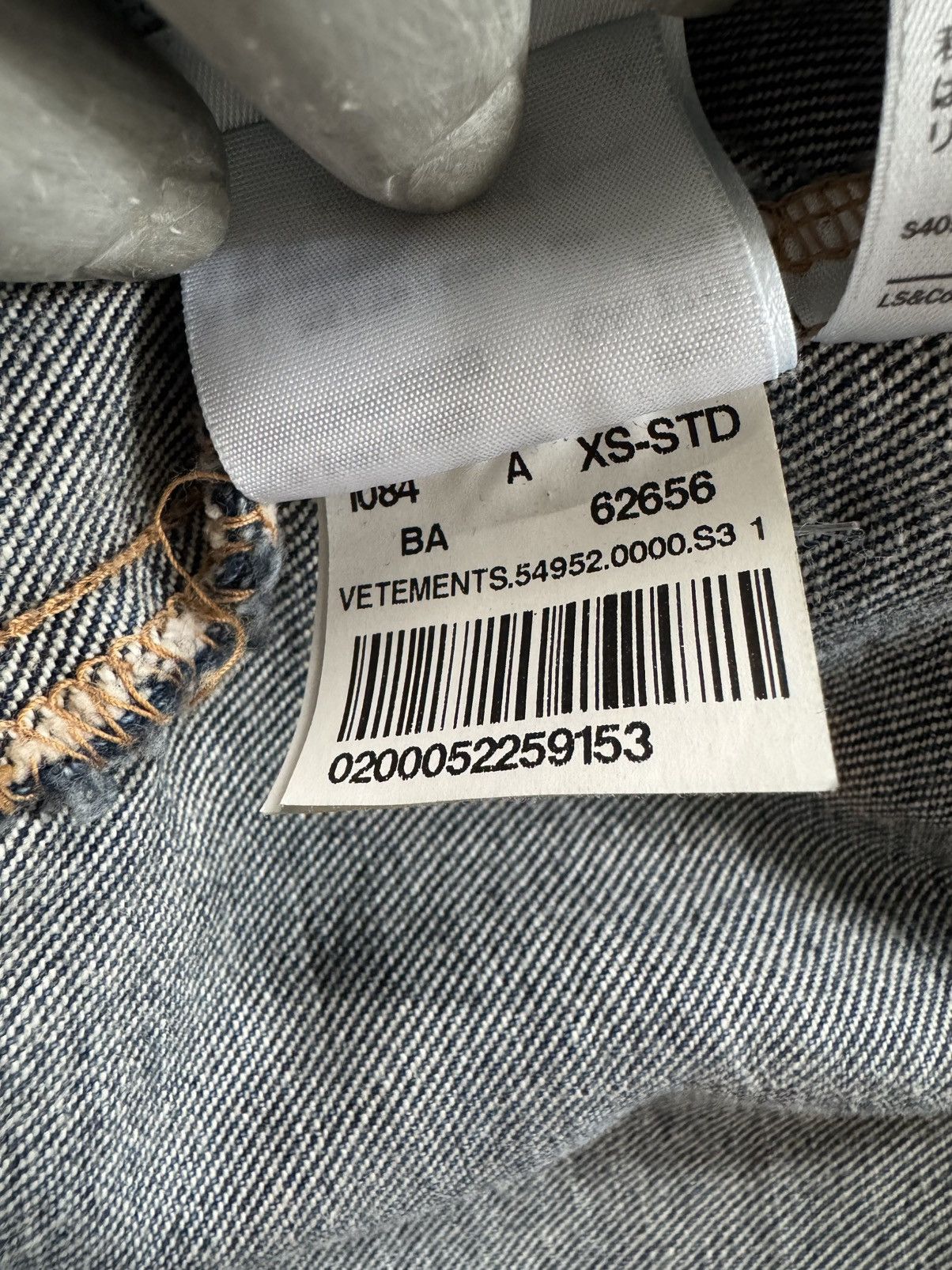 Levi's × Vetements ARCHIVE 18’ VETEMENTS X LEVI’S OVERSIZED DENIM VEST Size US XL / EU 56 / 4 - 11 Thumbnail
