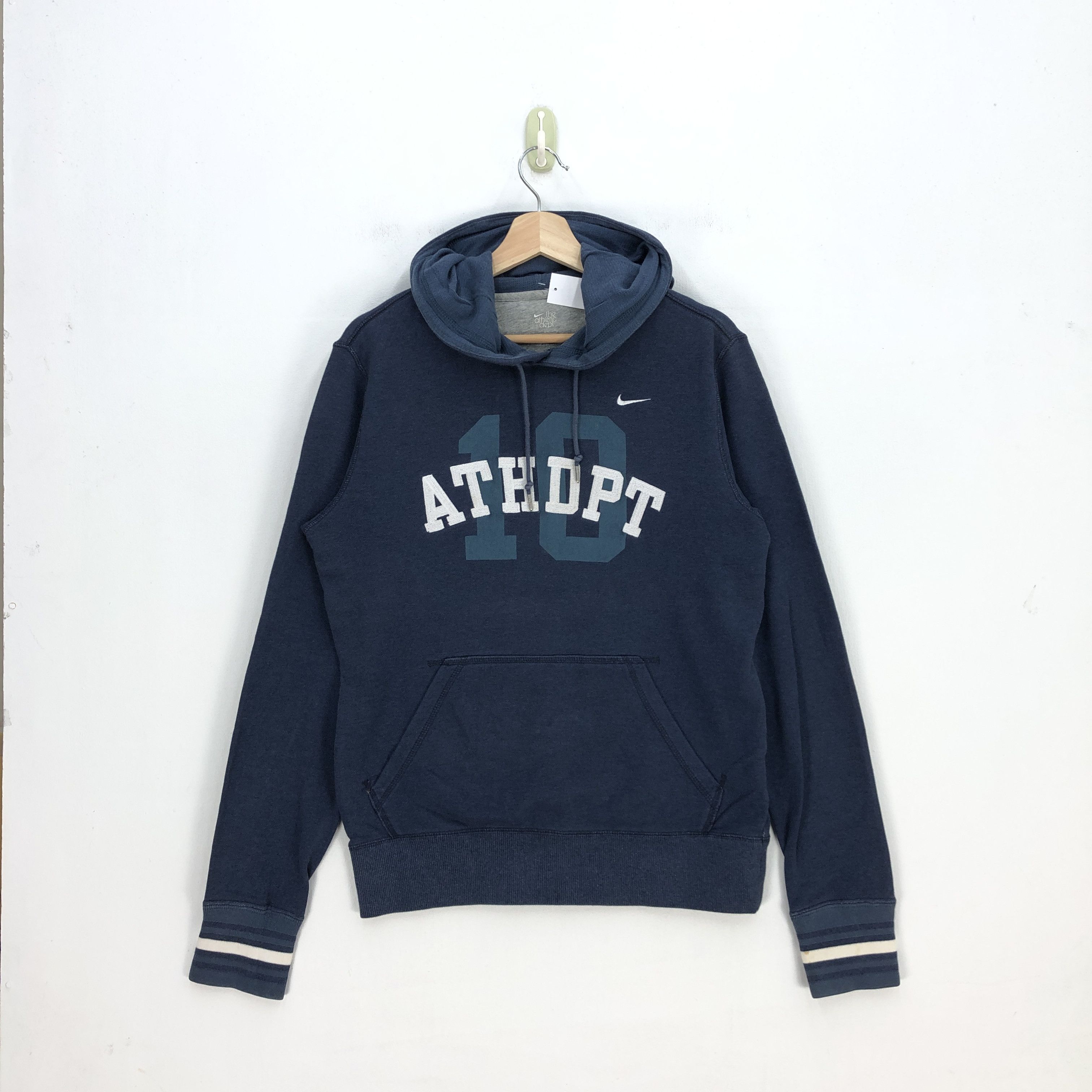 Nike × Vintage Vintage Nike Sweatshirt Hoodie Nike Swoosh Athletic Sweater Size US M / EU 48-50 / 2 - 1 Thumbnail