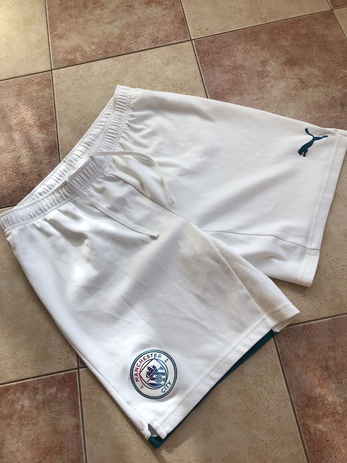 Puma Manchester City 2021-2022 Soccer Shorts Football Jersey Size US 32 / EU 48 - 4 Thumbnail