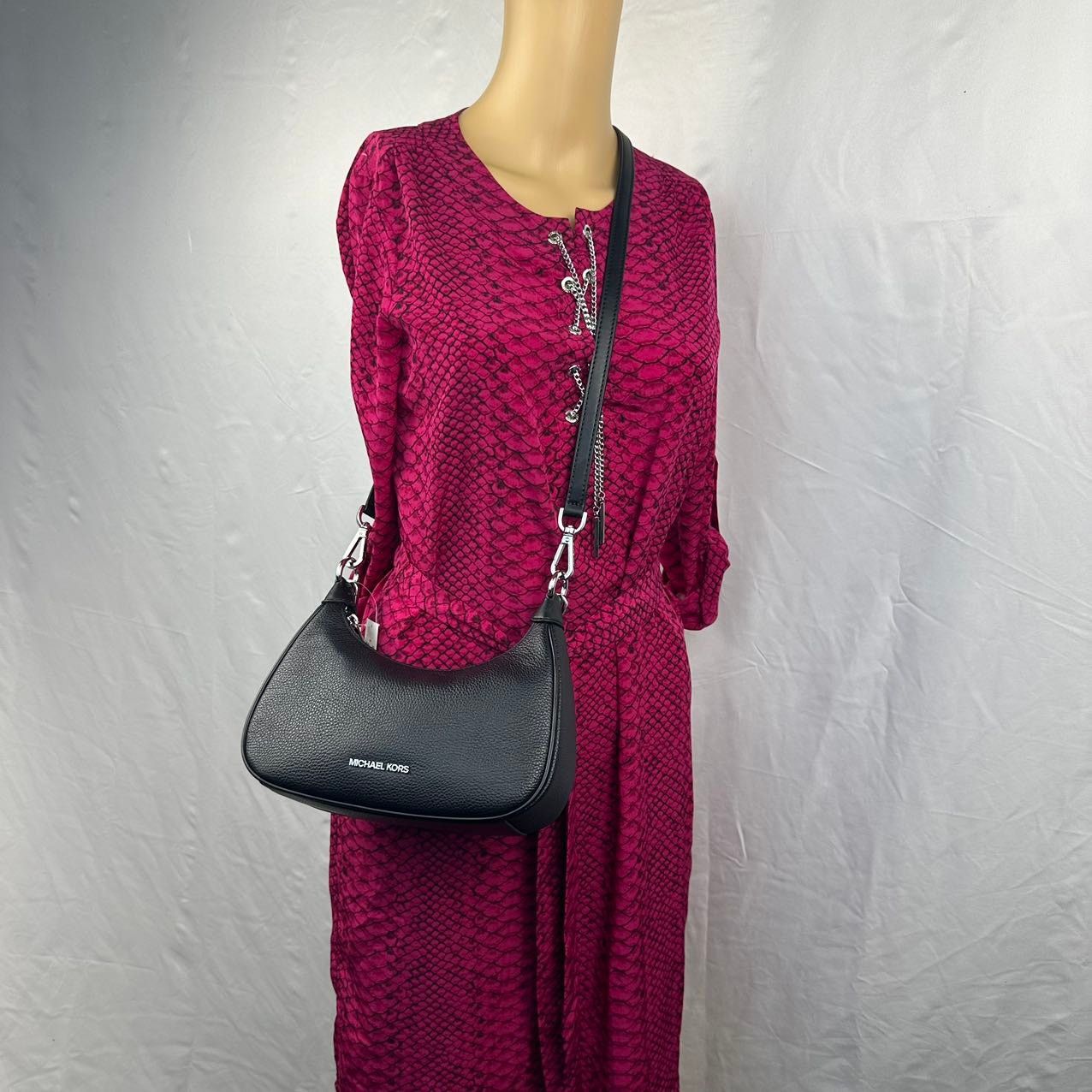 Michael Kors Michael Kors 35F3S4CU6L Cora Black SV Pebbled Leather Medium Size ONE SIZE - 1 Thumbnail
