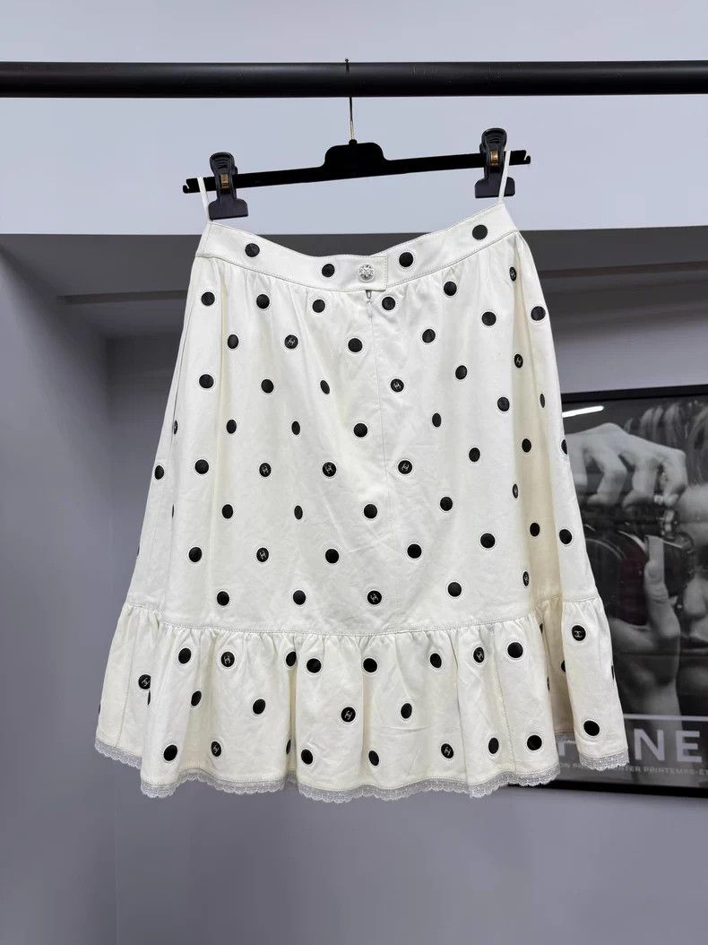 Chanel Chanel 23S black and white polkidot leather skirt Size 25" / US 0 / IT 36 - 3 Thumbnail