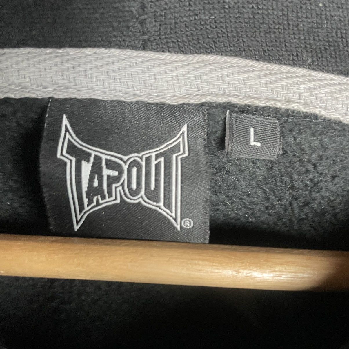 Tapout Vintage Tapout Monogram hoodie big logo print boxing sz L Size US L / EU 52-54 / 3 - 4 Thumbnail