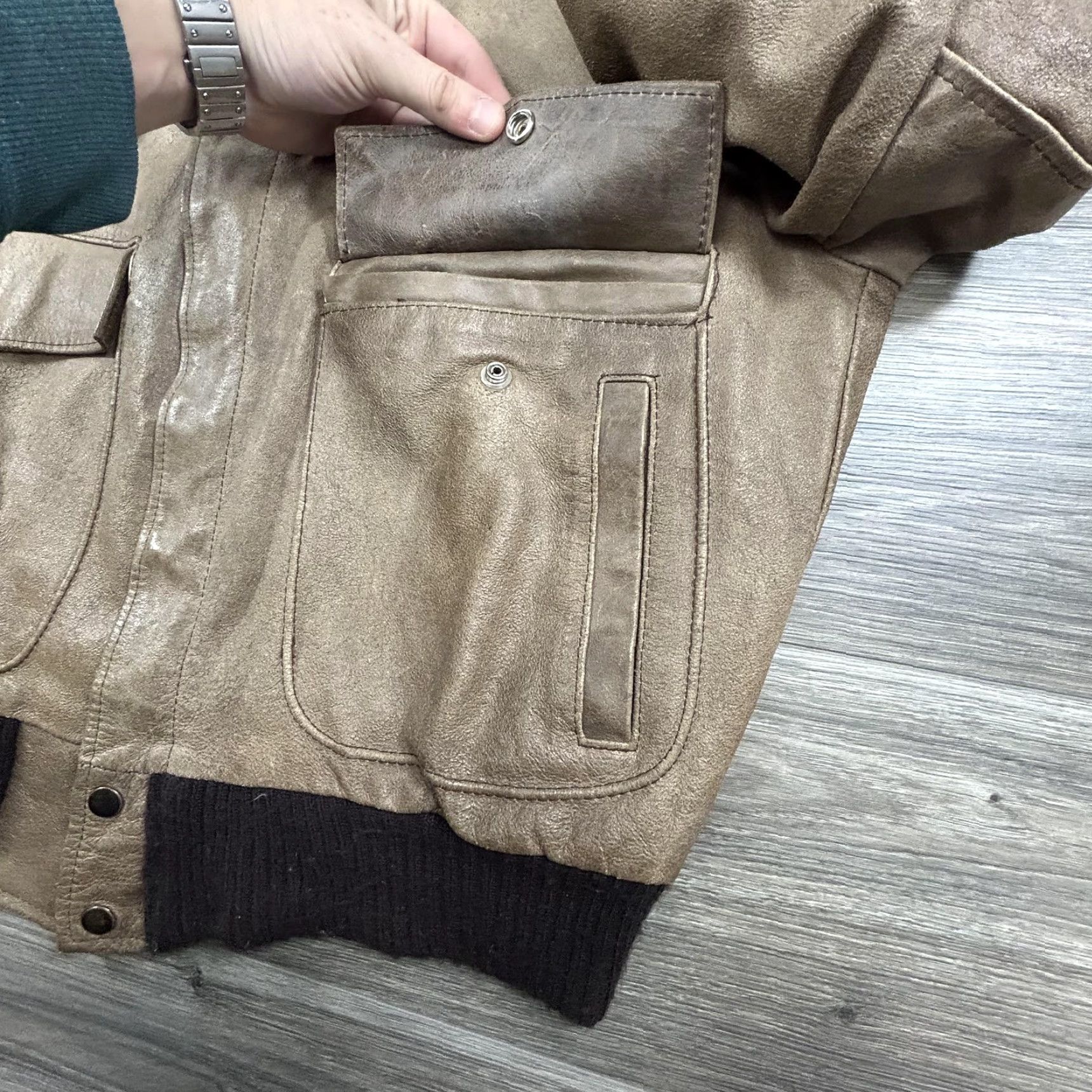 Vintage VINTAGE 39 AIRDROME A-2 Bomber Jacket Mens 44 Regular Brown Leather Flight USAF Patches 70s Size US S / EU 44-46 / 1 - 6 Thumbnail