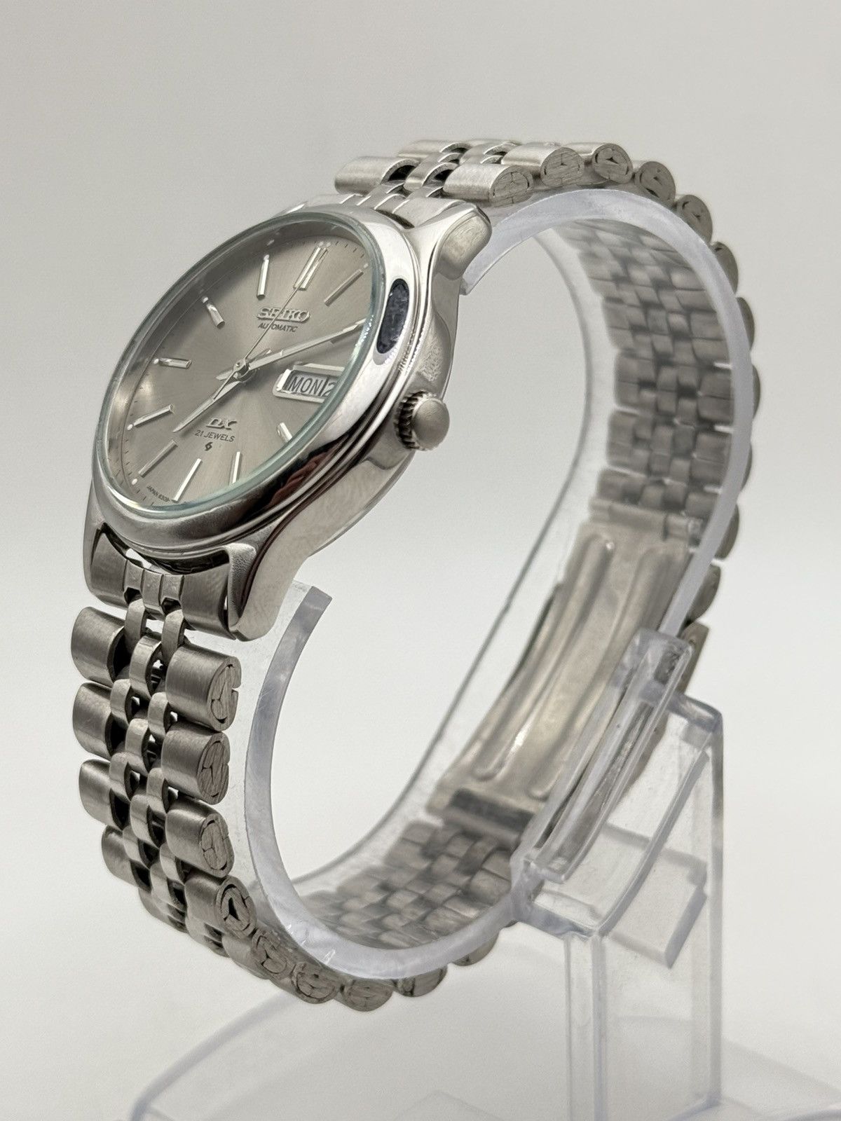 Seiko × Vintage VINTAGE SEIKO 5 AUTOMATIC GREY DIAL MEN’S WATCH Size 36 - 9 Thumbnail