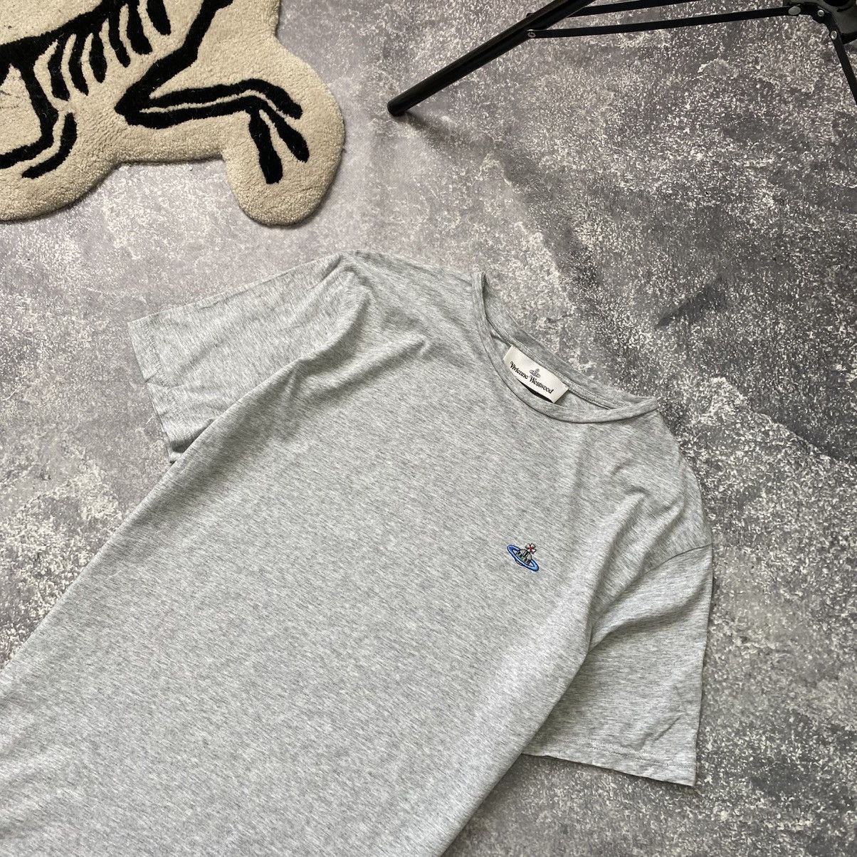 Vivienne Westwood Luxury Vivienne Westwood Small basic logo gray designer tee Size US M / EU 48-50 / 2 - 2 Thumbnail