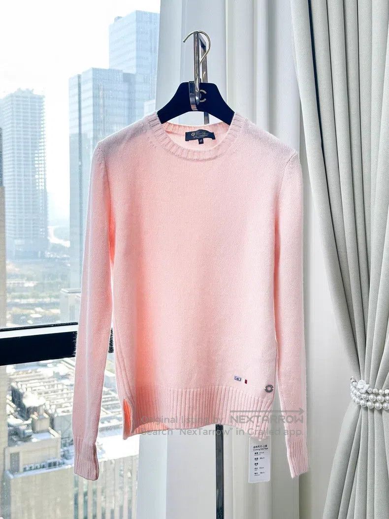 Loro Piana Loro Piana Cinnamon pink round neck badge button knit top Size XS / US 0-2 / IT 36-38 - 1 Thumbnail