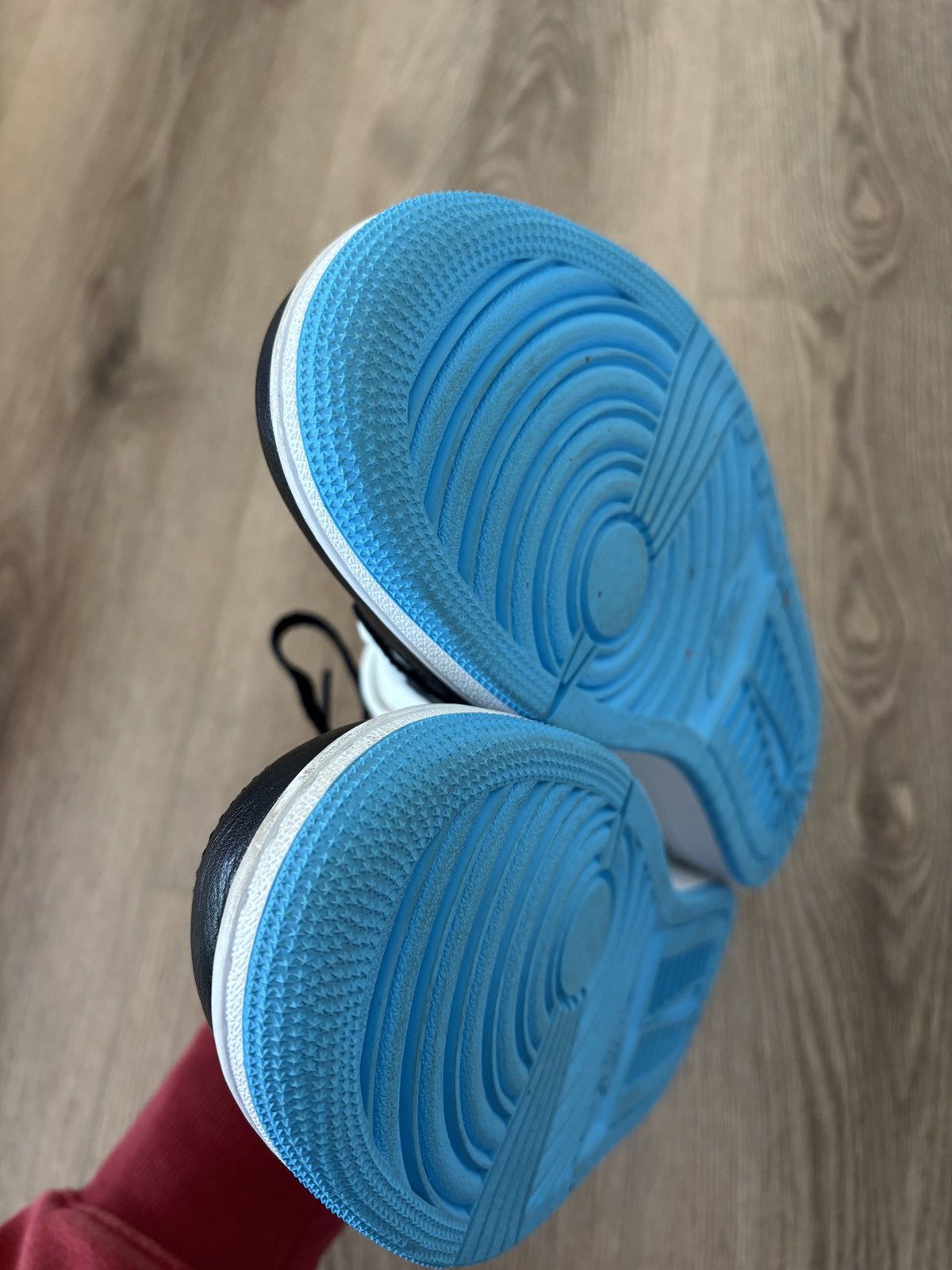 Jordan Brand × Nike Jordan 1 Low OG Powder Blue UNC Size US 9 / EU 42 - 8 Thumbnail