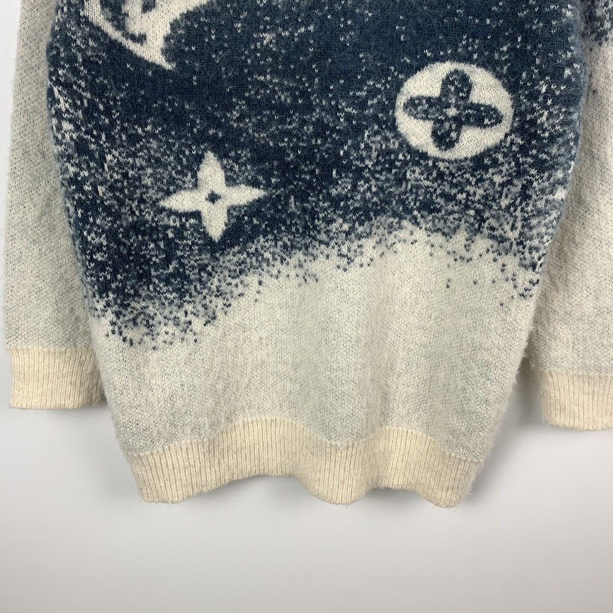 Louis Vuitton Louis Vuitton Wool Sweater Size S Made in Italy Size US S / EU 44-46 / 1 - 7 Thumbnail