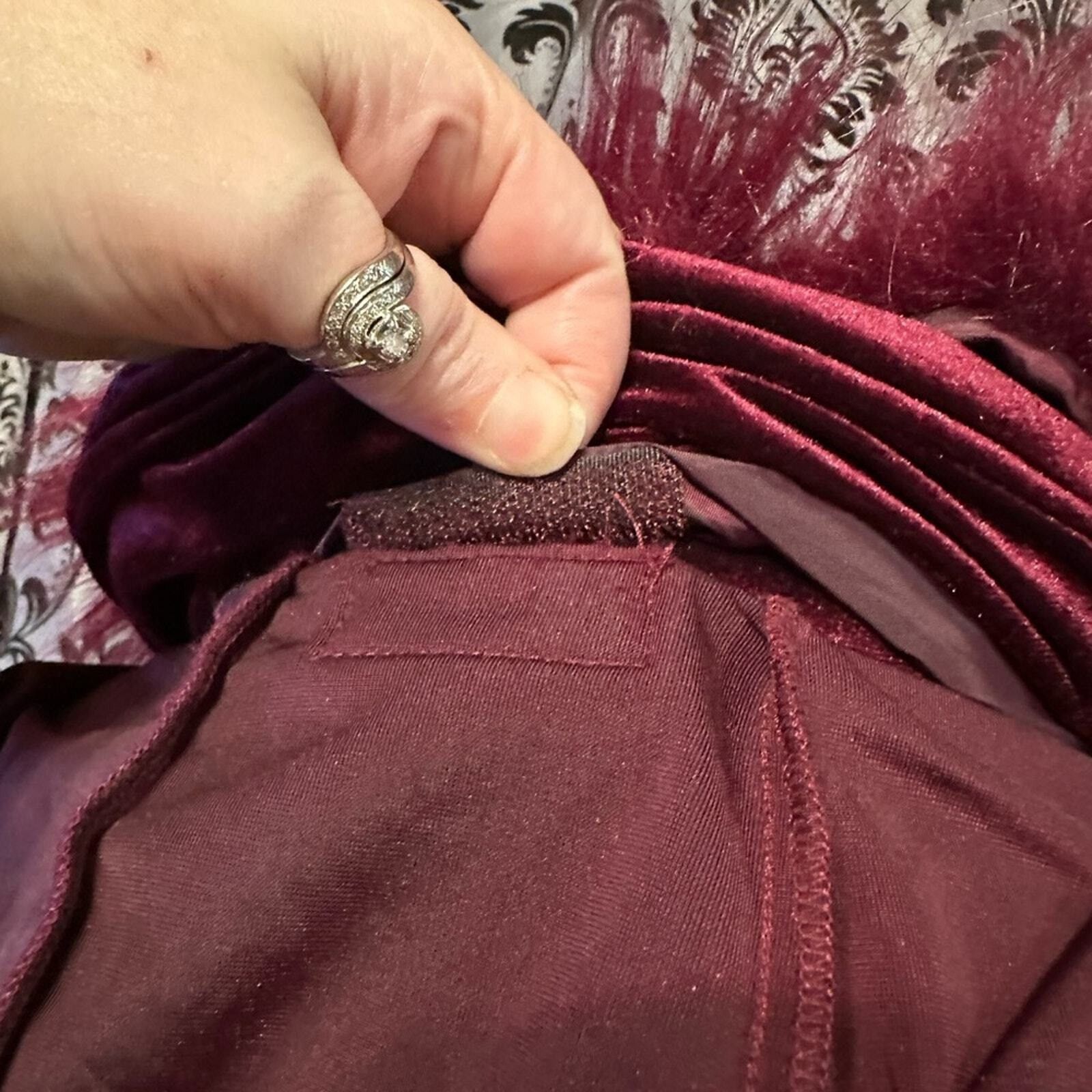 Other Romeo & Juliet Couture Faux Fur Hooded Burgundy Velvet Jacke Size S / US 4 / IT 40 - 5 Thumbnail