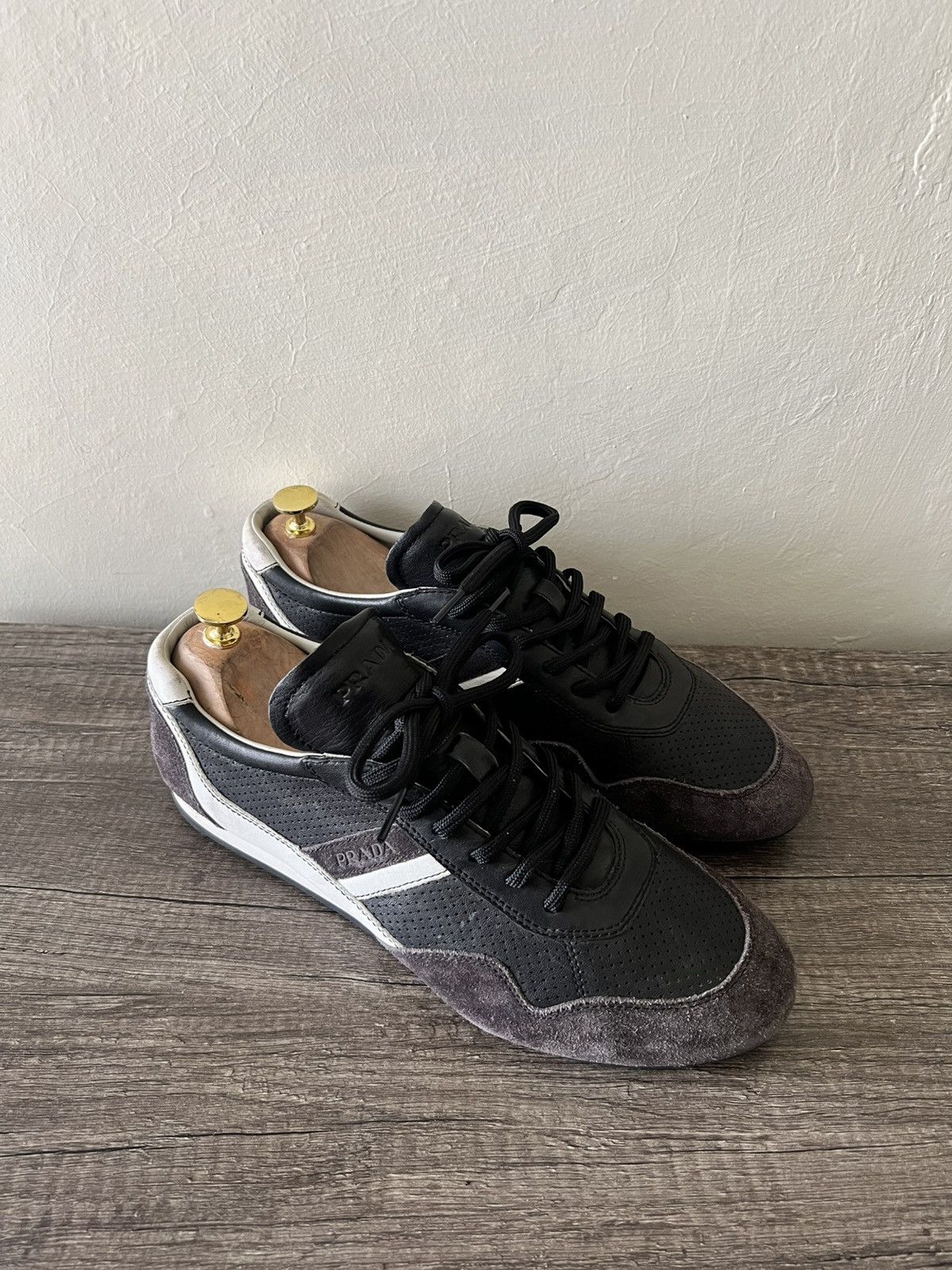 Prada PRADA SPORT PERFORLATED LEATHER AND SUEDE LACE UP LOW Size US 9 / EU 42 - 4 Thumbnail