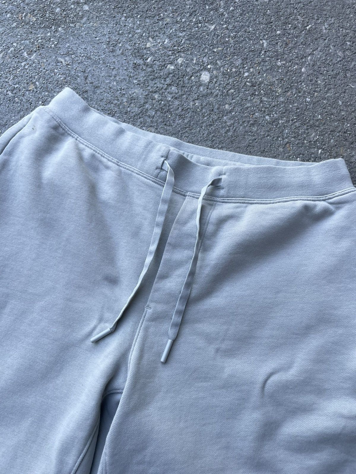 Lululemon Light Gray Lululemon Sweat Shorts Size US 32 / EU 48 - 2 Thumbnail