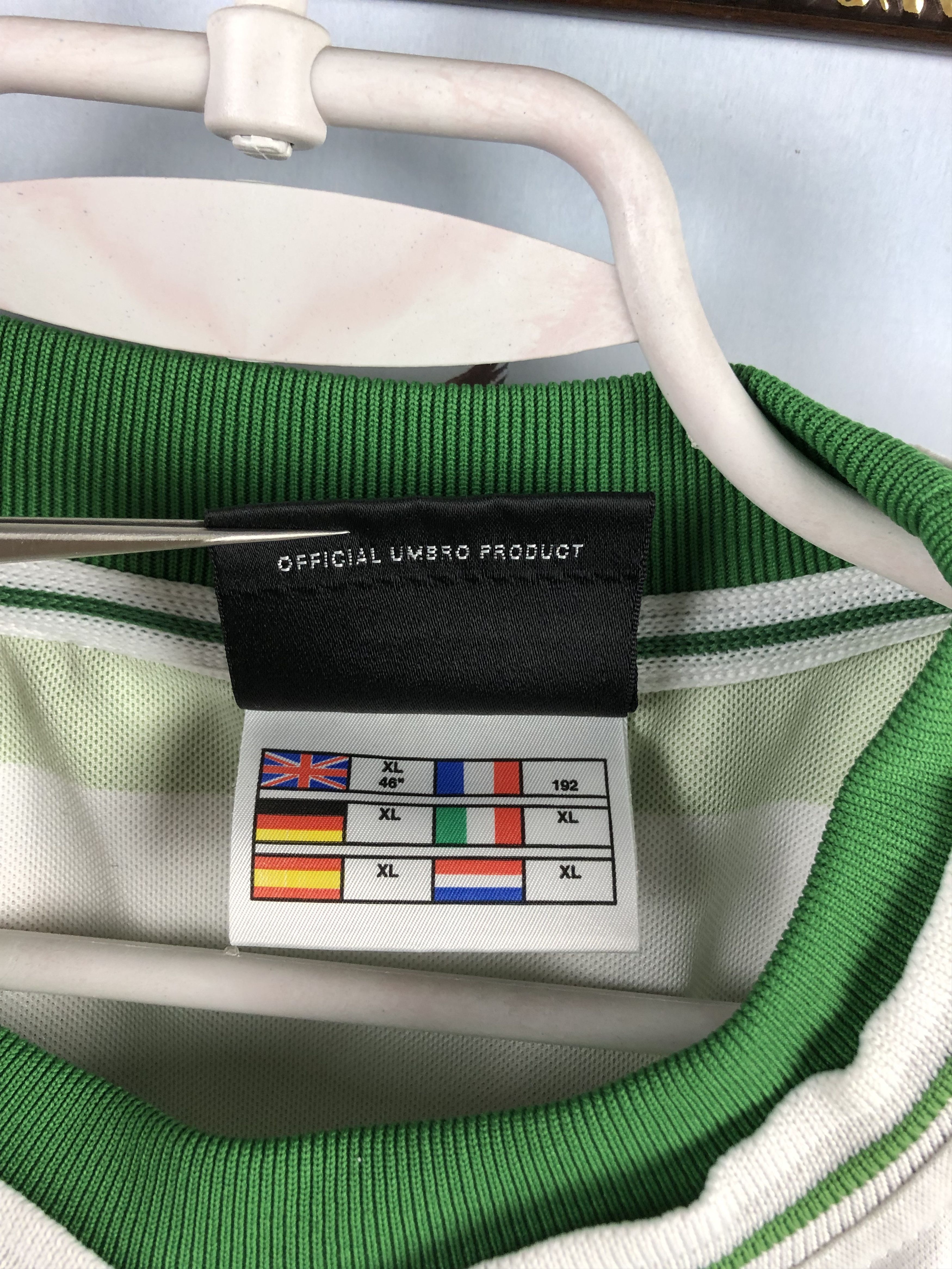 Vintage Celtic Home football shirt 2001 Soccer Umbro Jersey Trikot Size US XL / EU 56 / 4 - 8 Thumbnail